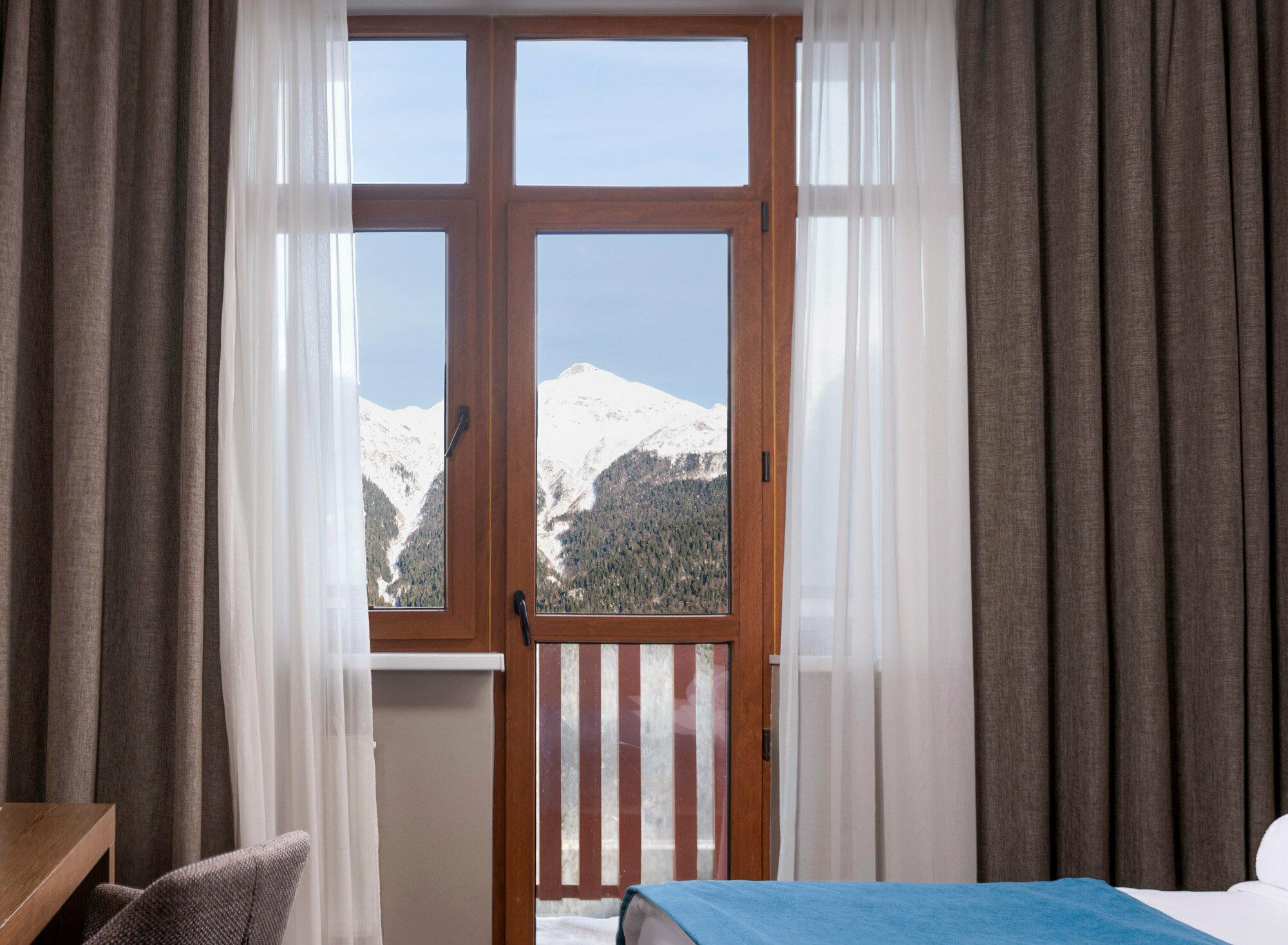 Антистресс и Перезагрузка - номер с балконом и видом на горы с включённой программой оздоровления