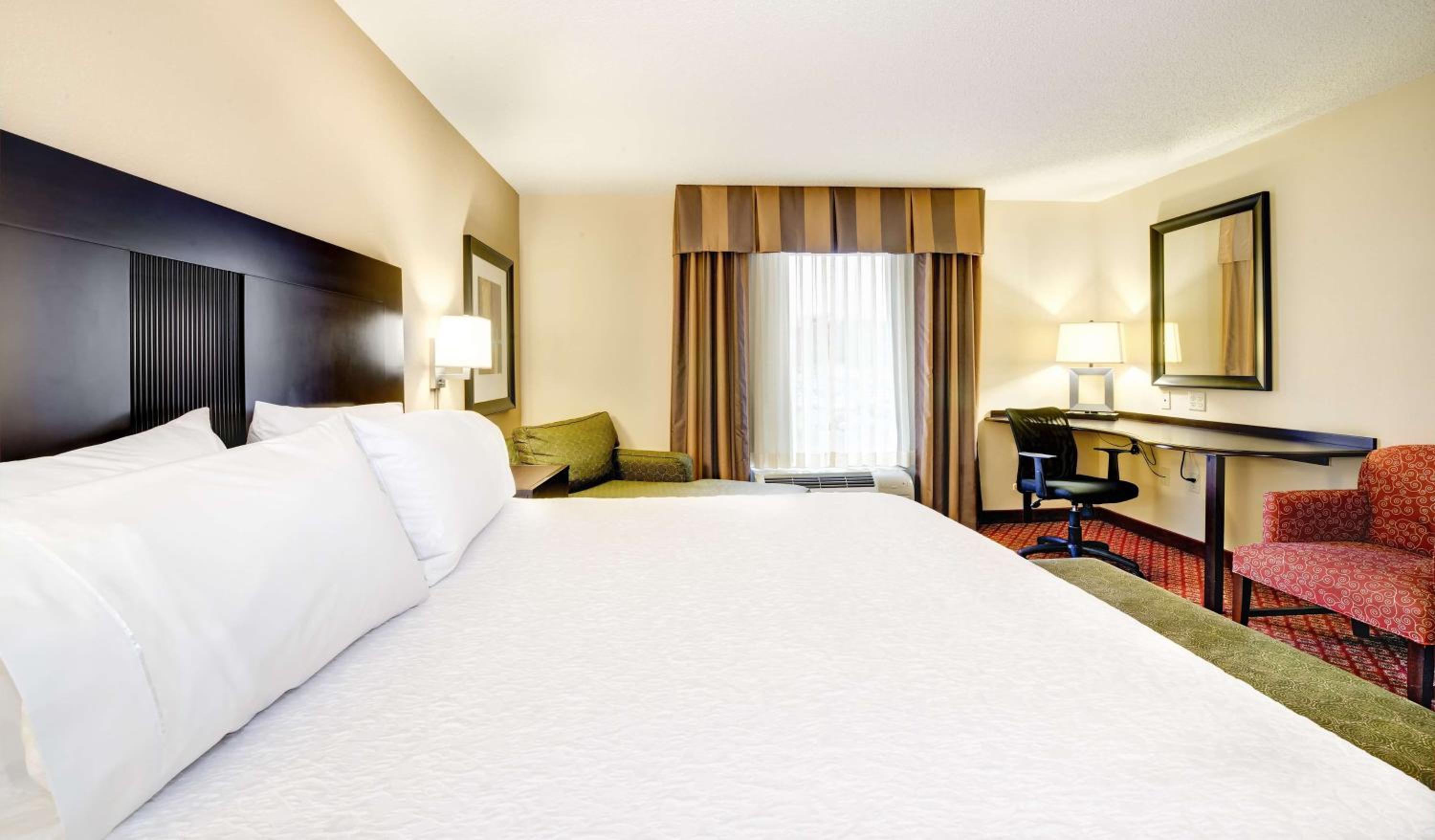 King Room with King Bed - Non-Smoking