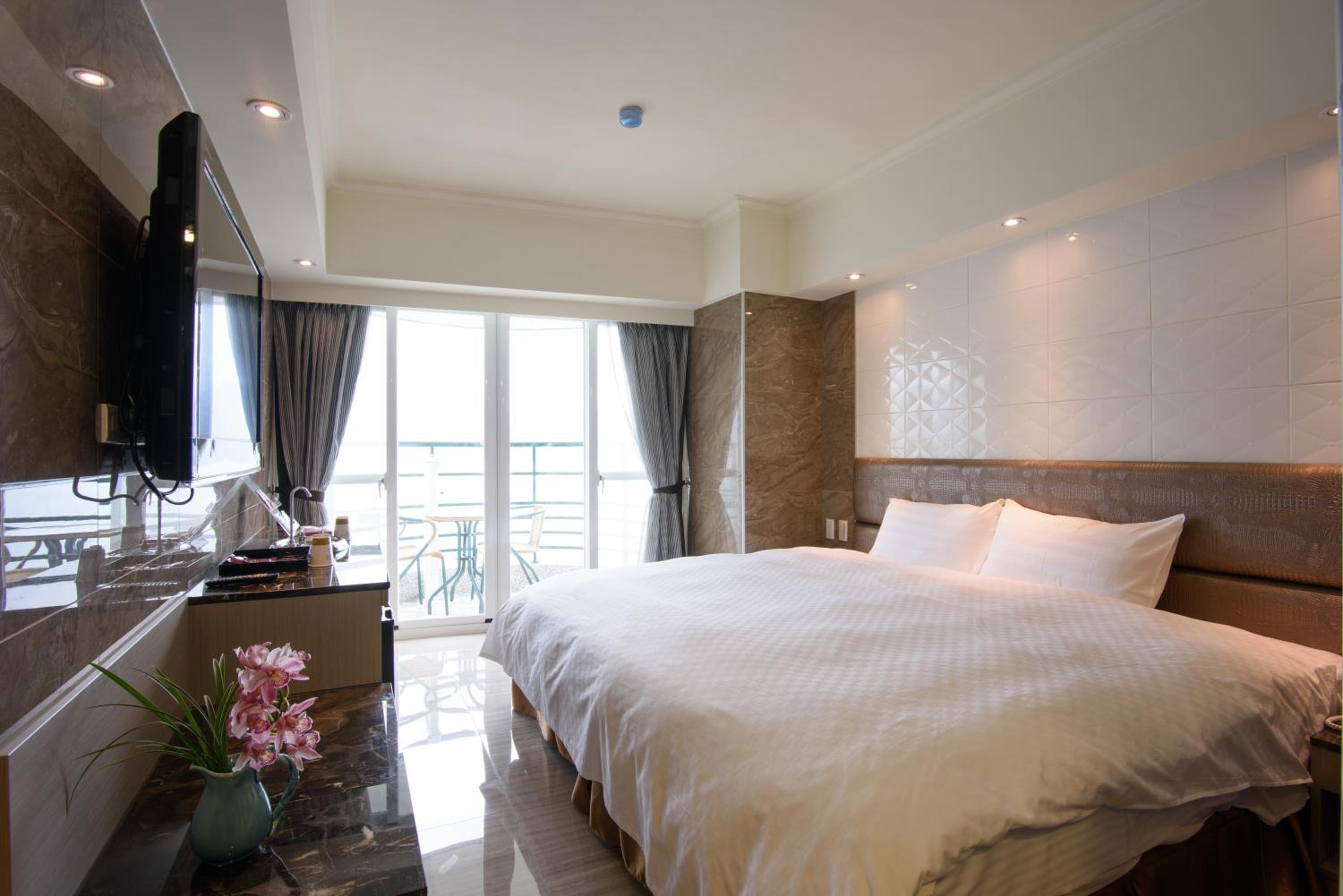 Double Room with Lake View