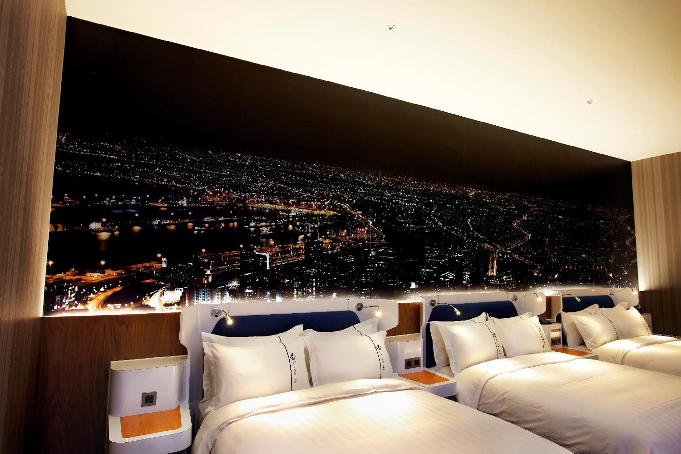 Superior Family Room - No Window