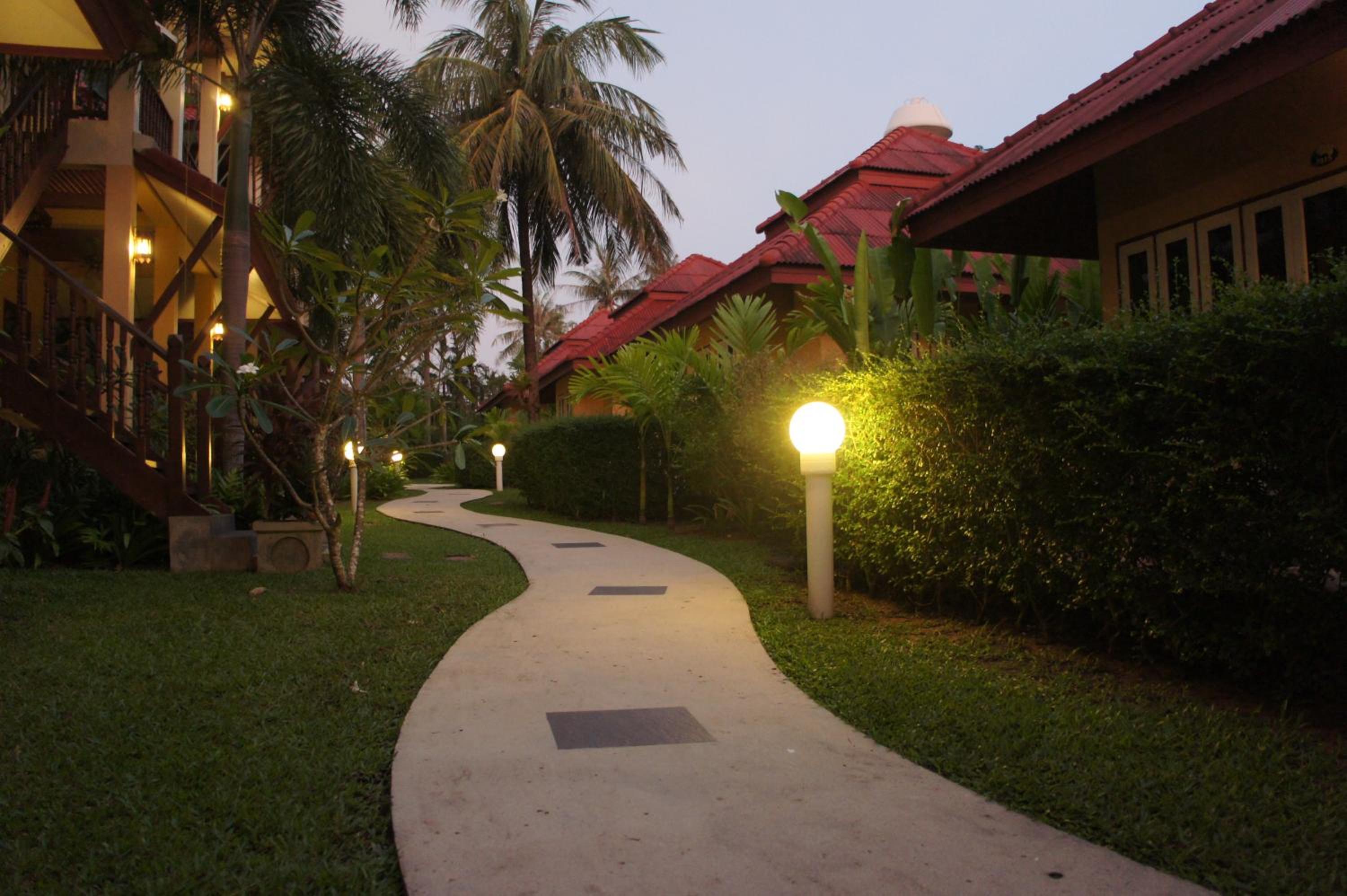 Deluxe Bungalow with Garden View