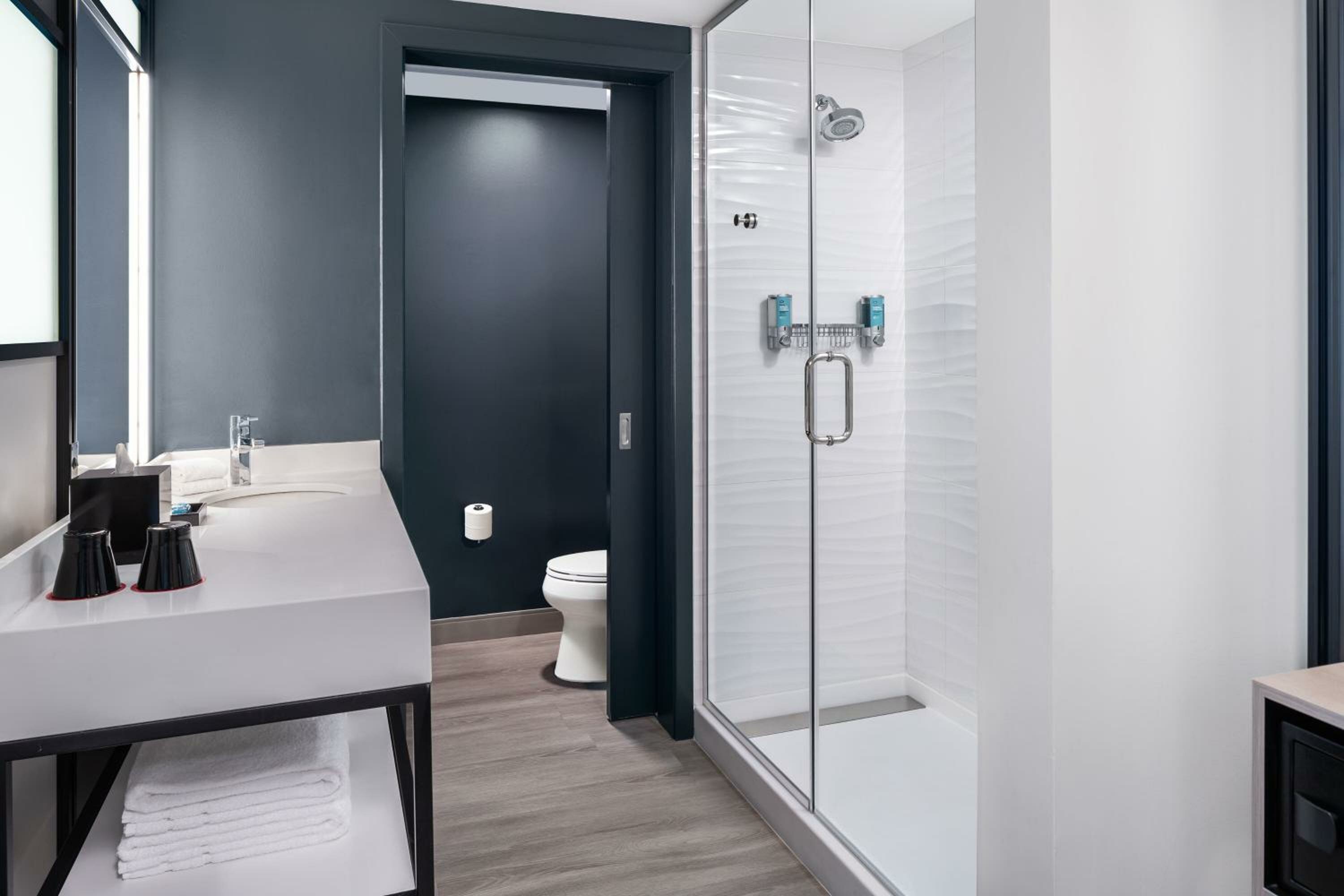 Guest room, 2 Queen, Sofa bed, Waterfront