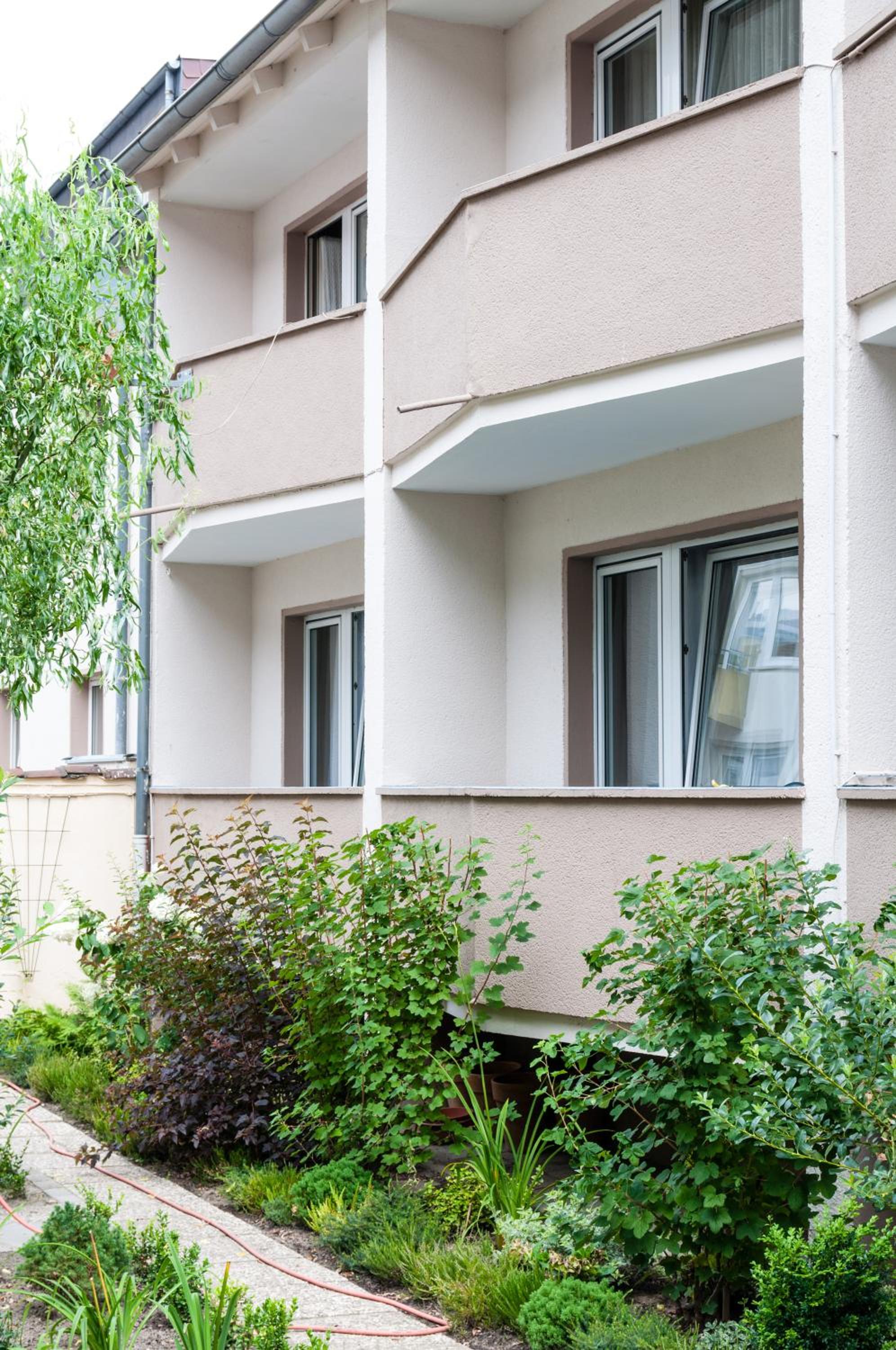 One-Room Apartment (3 adults)