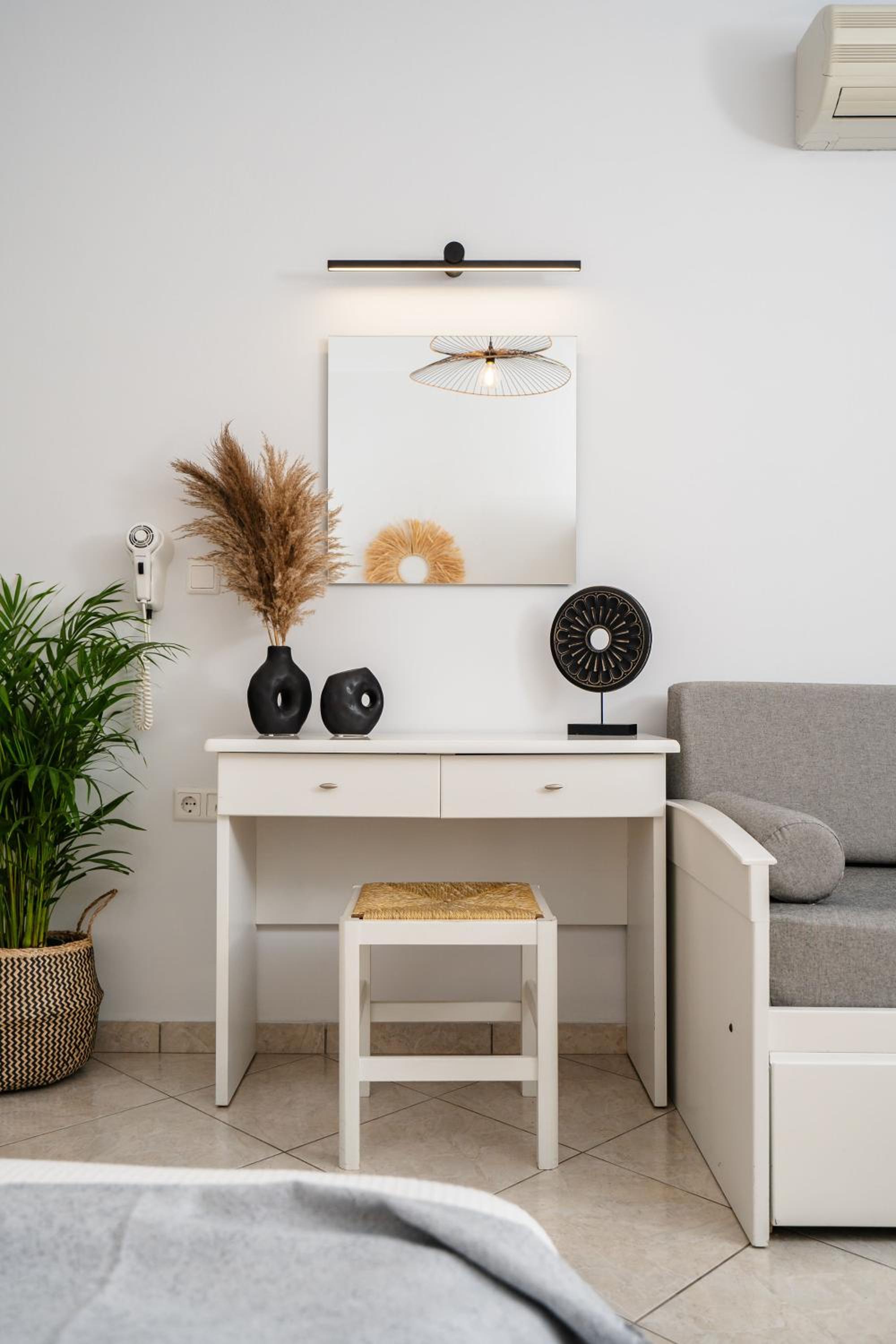 King Studio with Sofa Bed