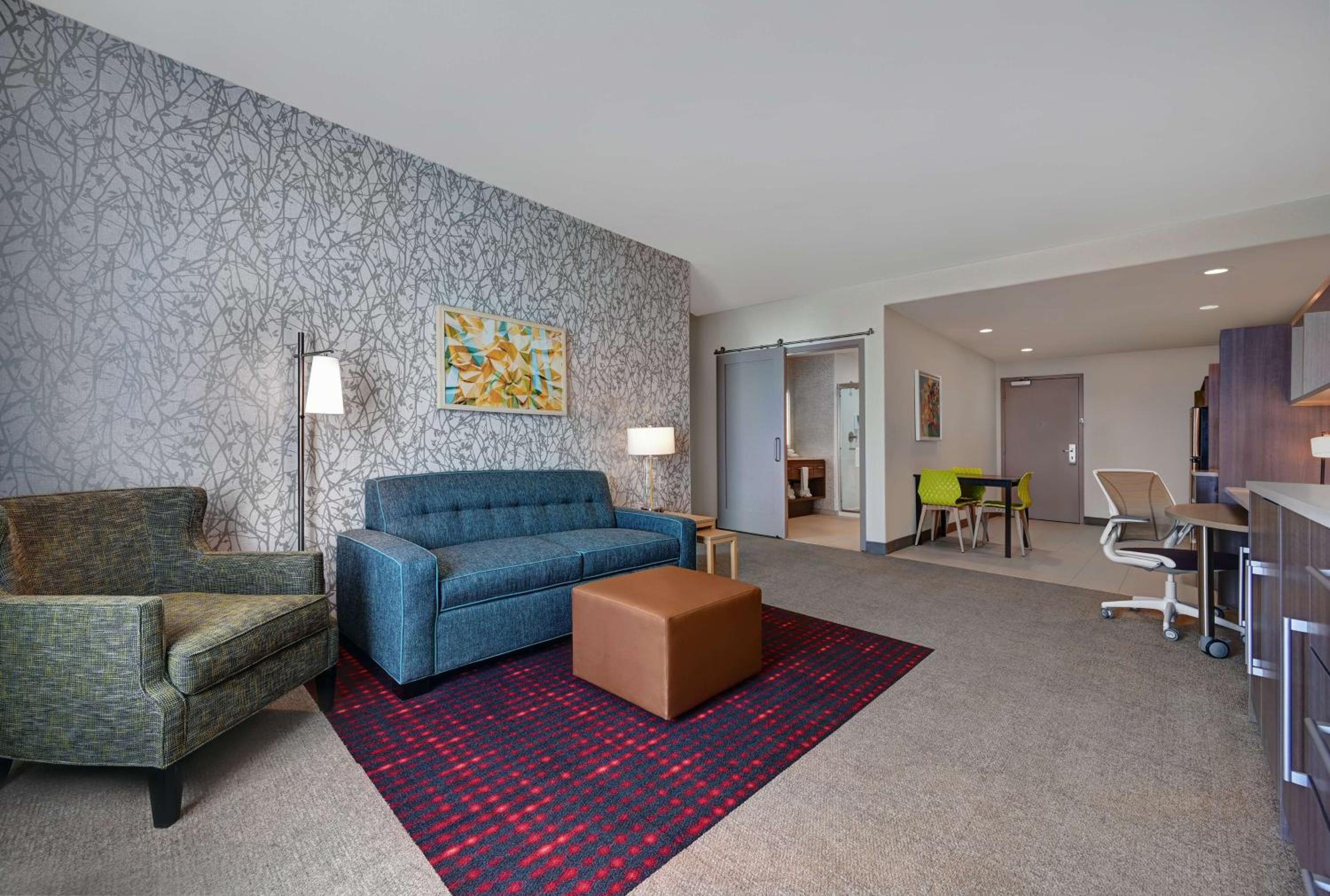 One-Bedroom King Suite - Non-Smoking