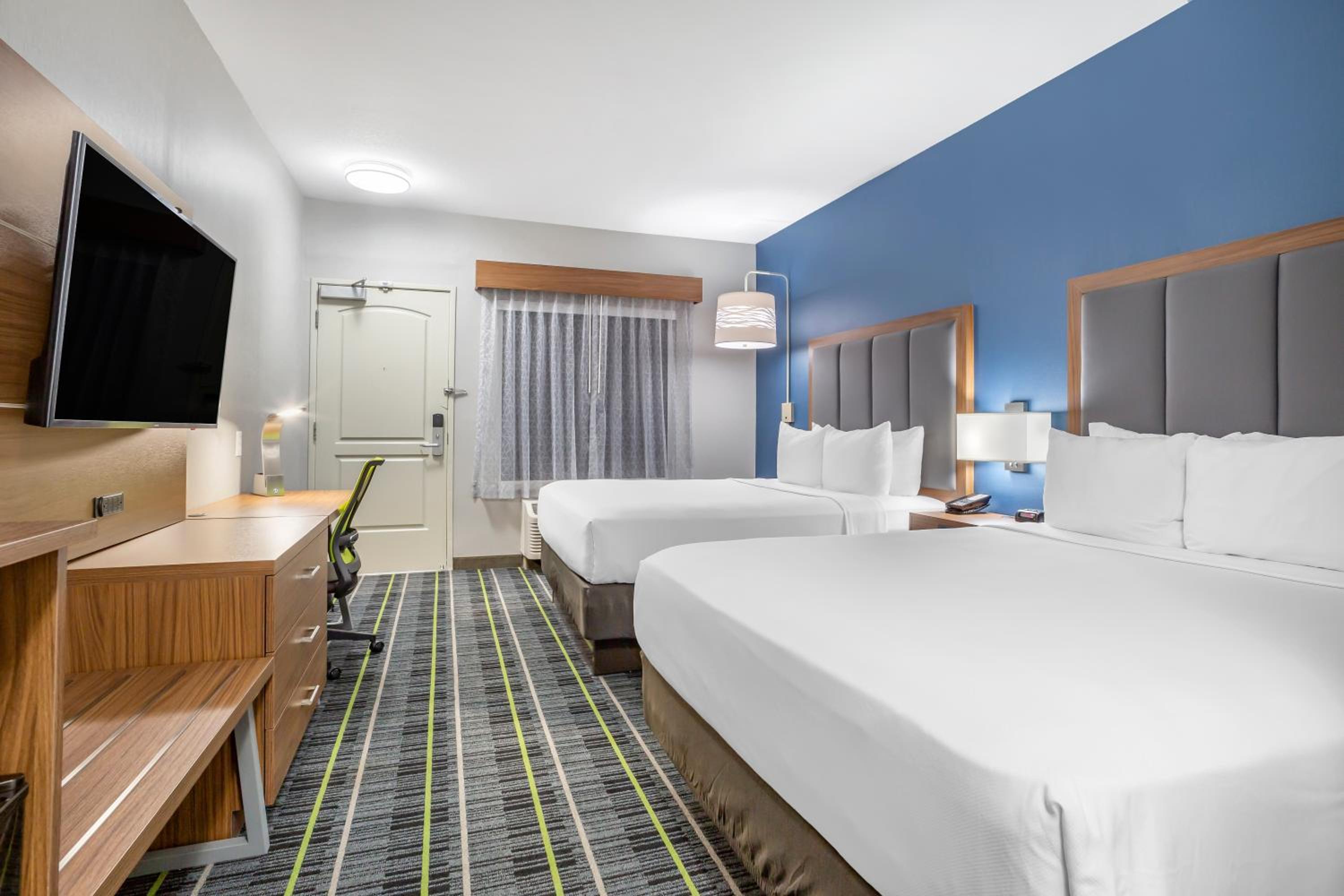 Queen Room with Two Queen Beds - Non-Smoking