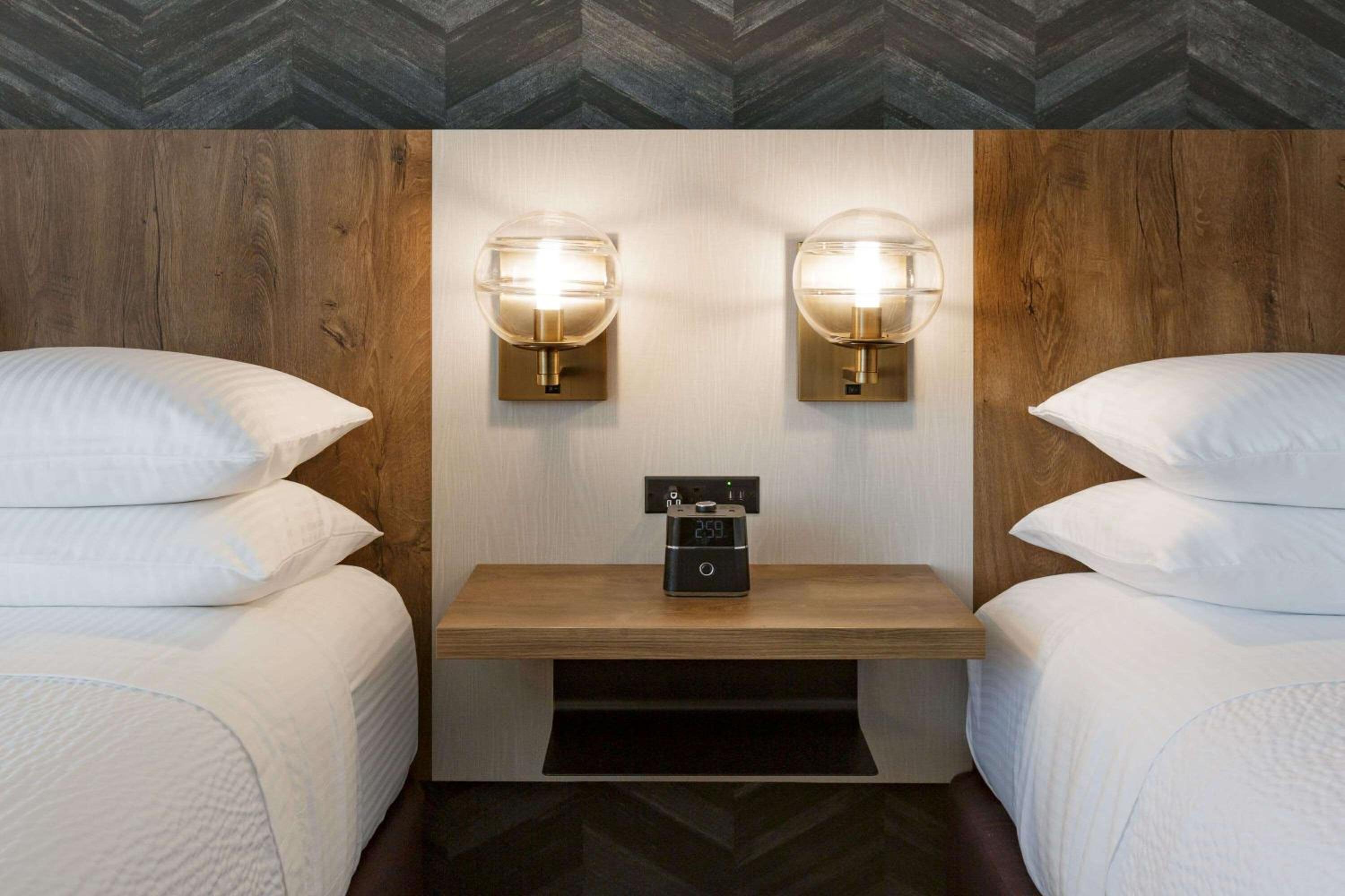 Queen Room with Two Queen Beds - Mobility Access/Non-Smoking