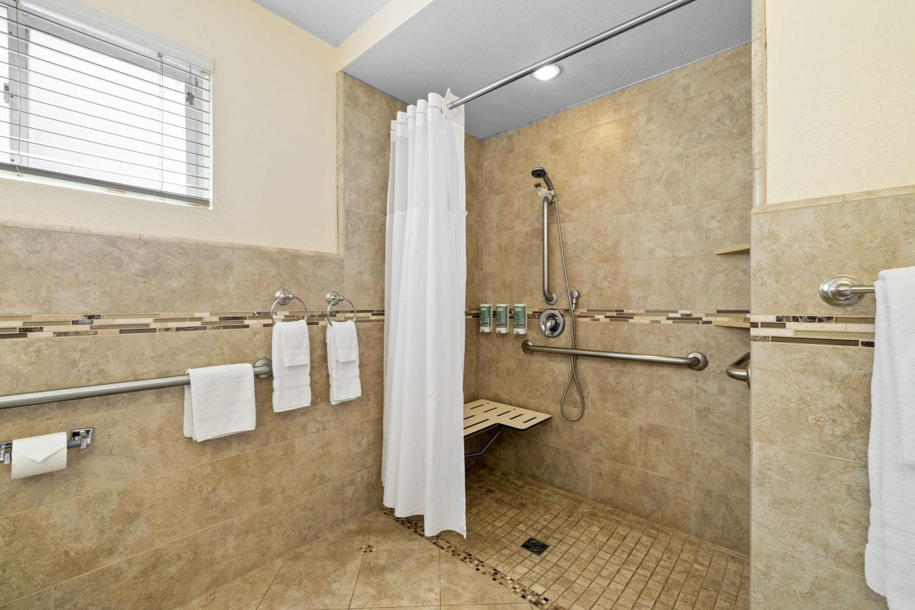 King Room with Roll-in Shower - Disability Access - Non-Smoking