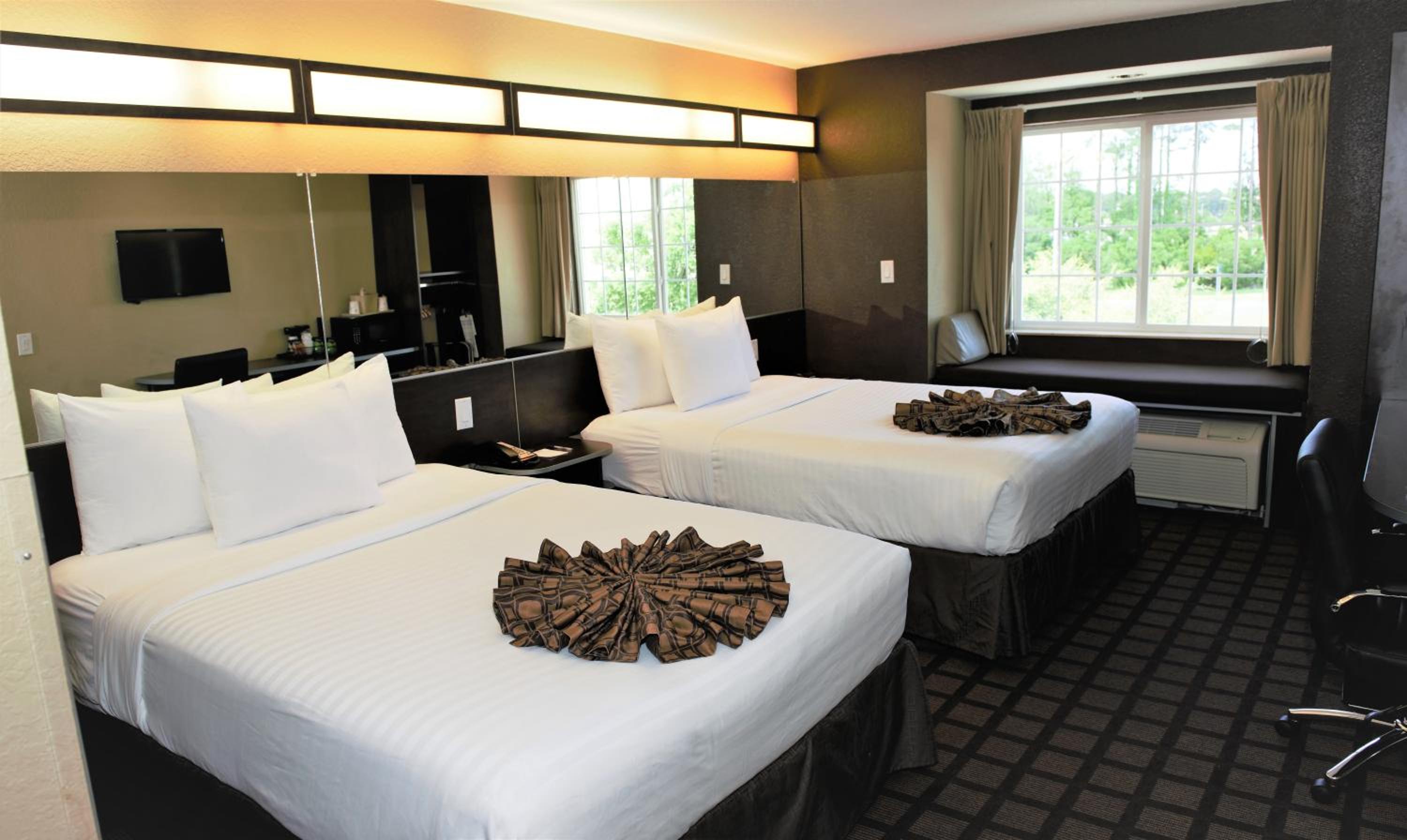 Queen Room with Two Queen Beds - Non-Smoking