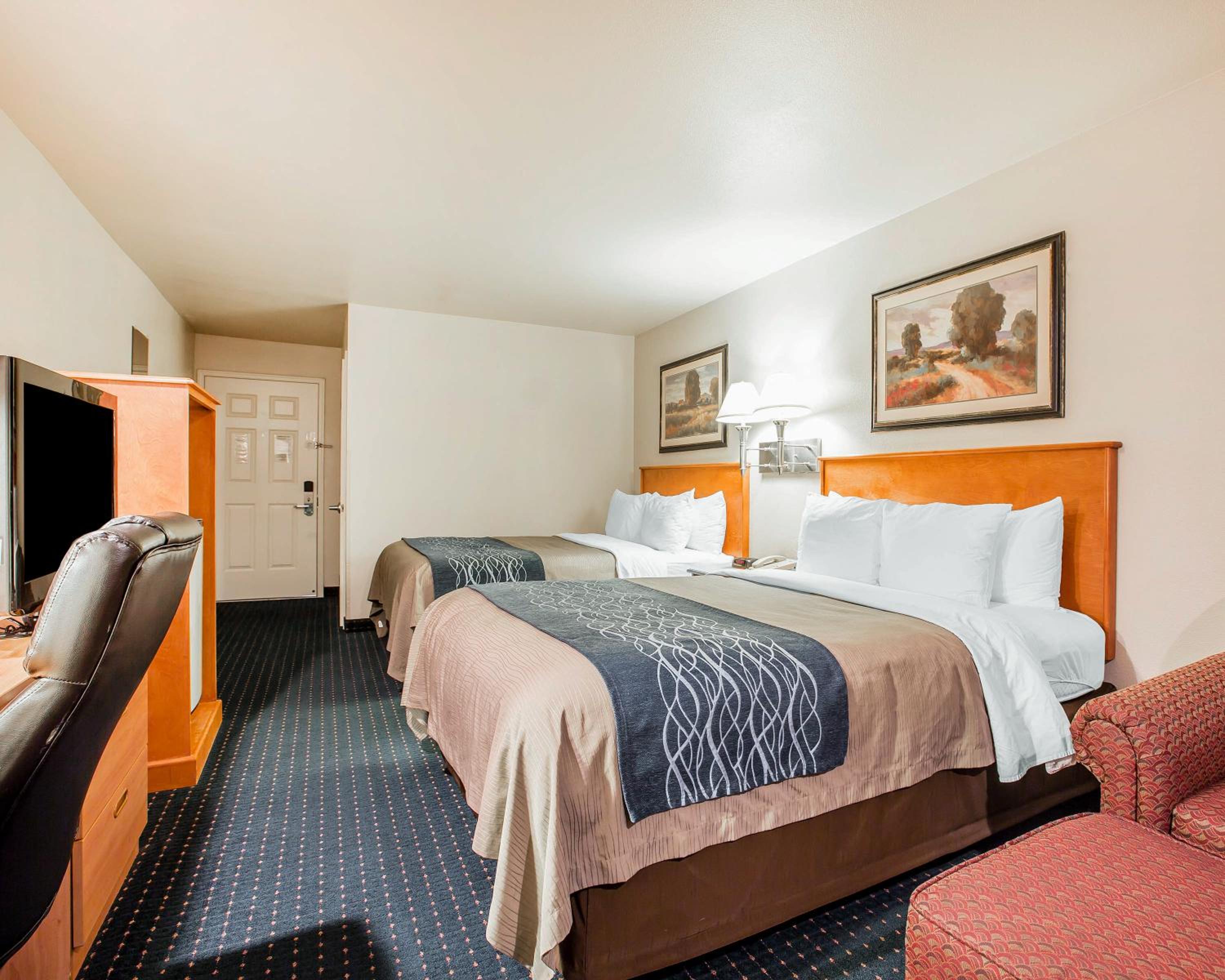 Queen Room with Two Queen Beds - Non-Smoking