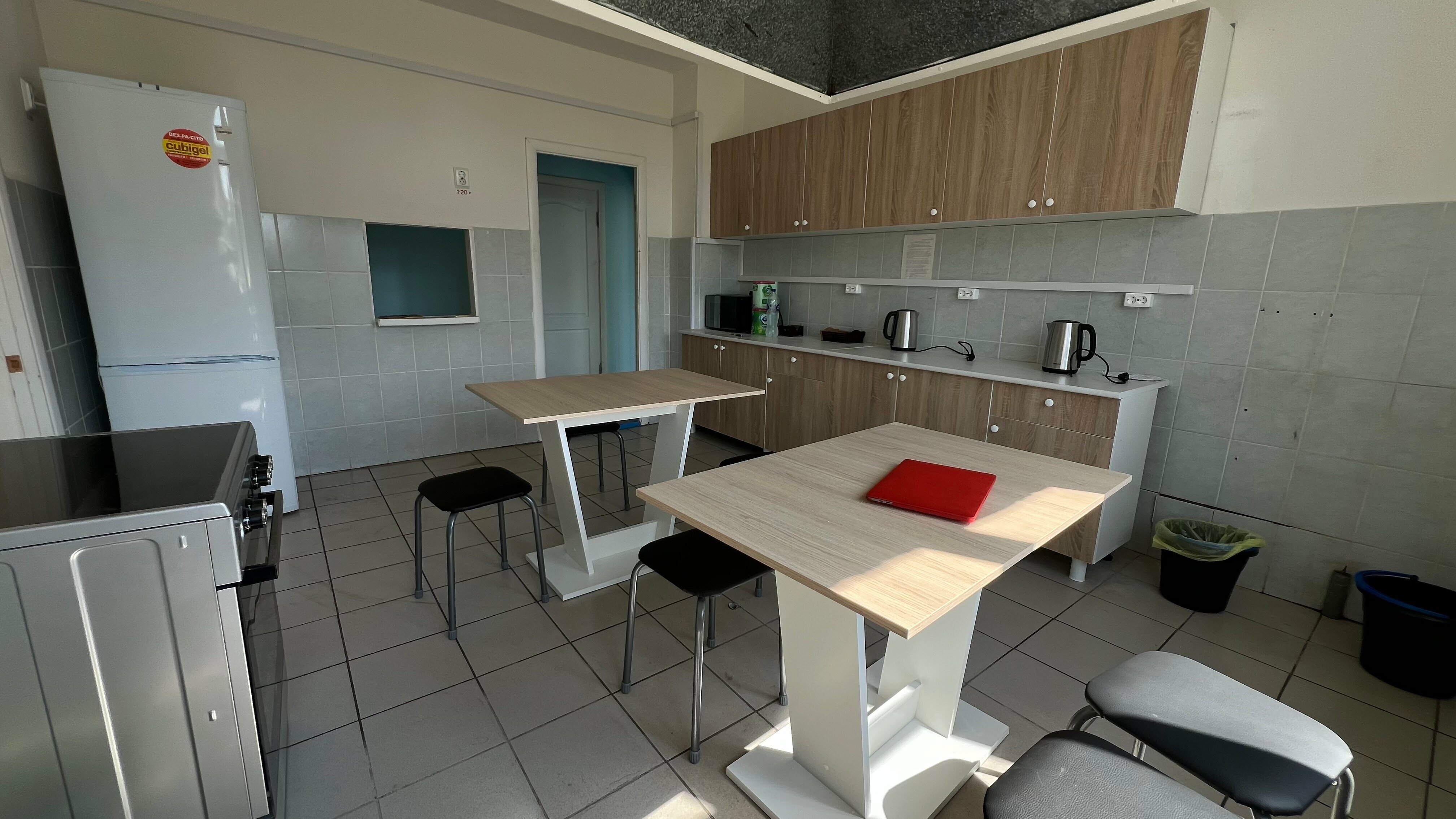 Кровать в общем 6-местном номере для женщин