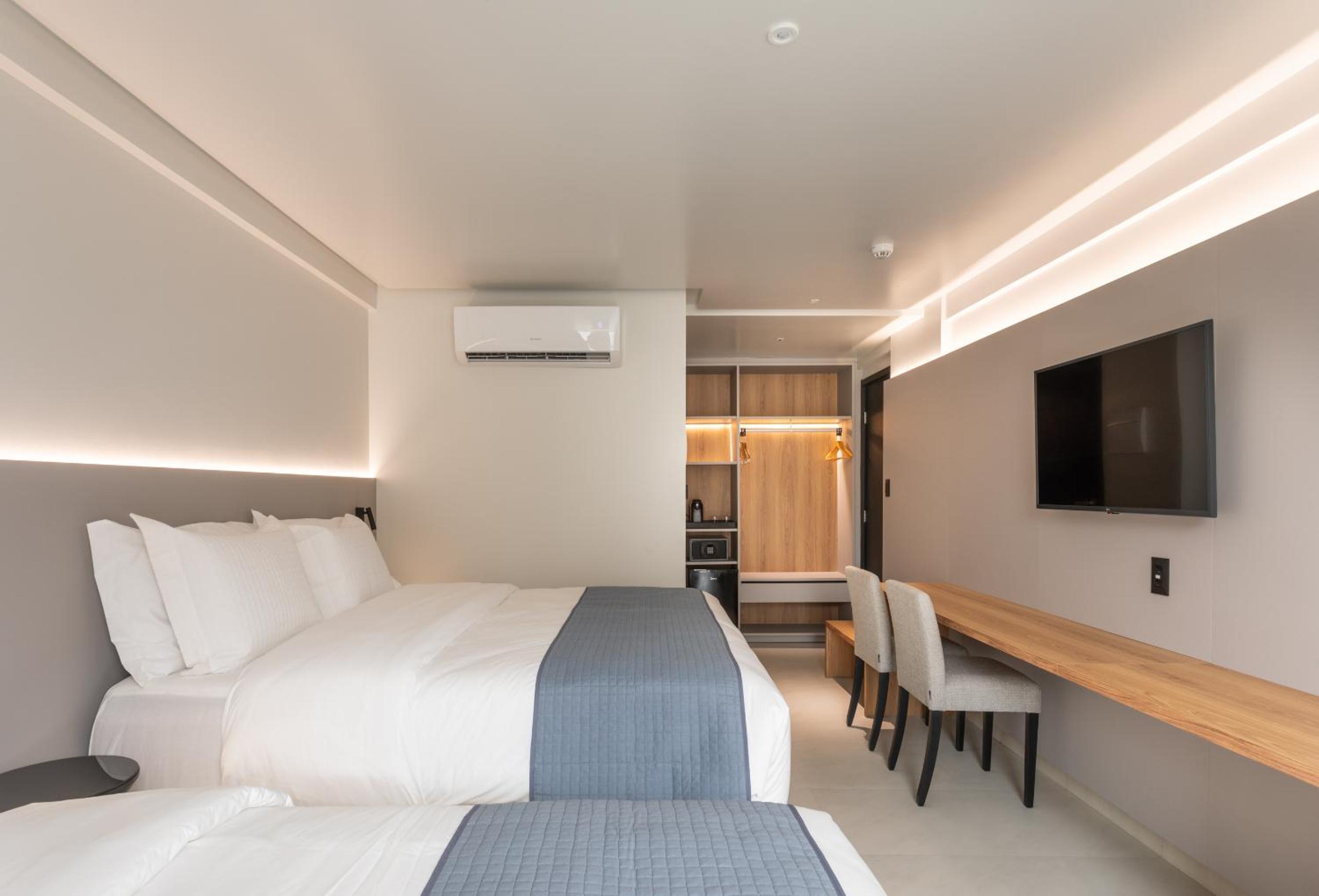 Deluxe Triple Room