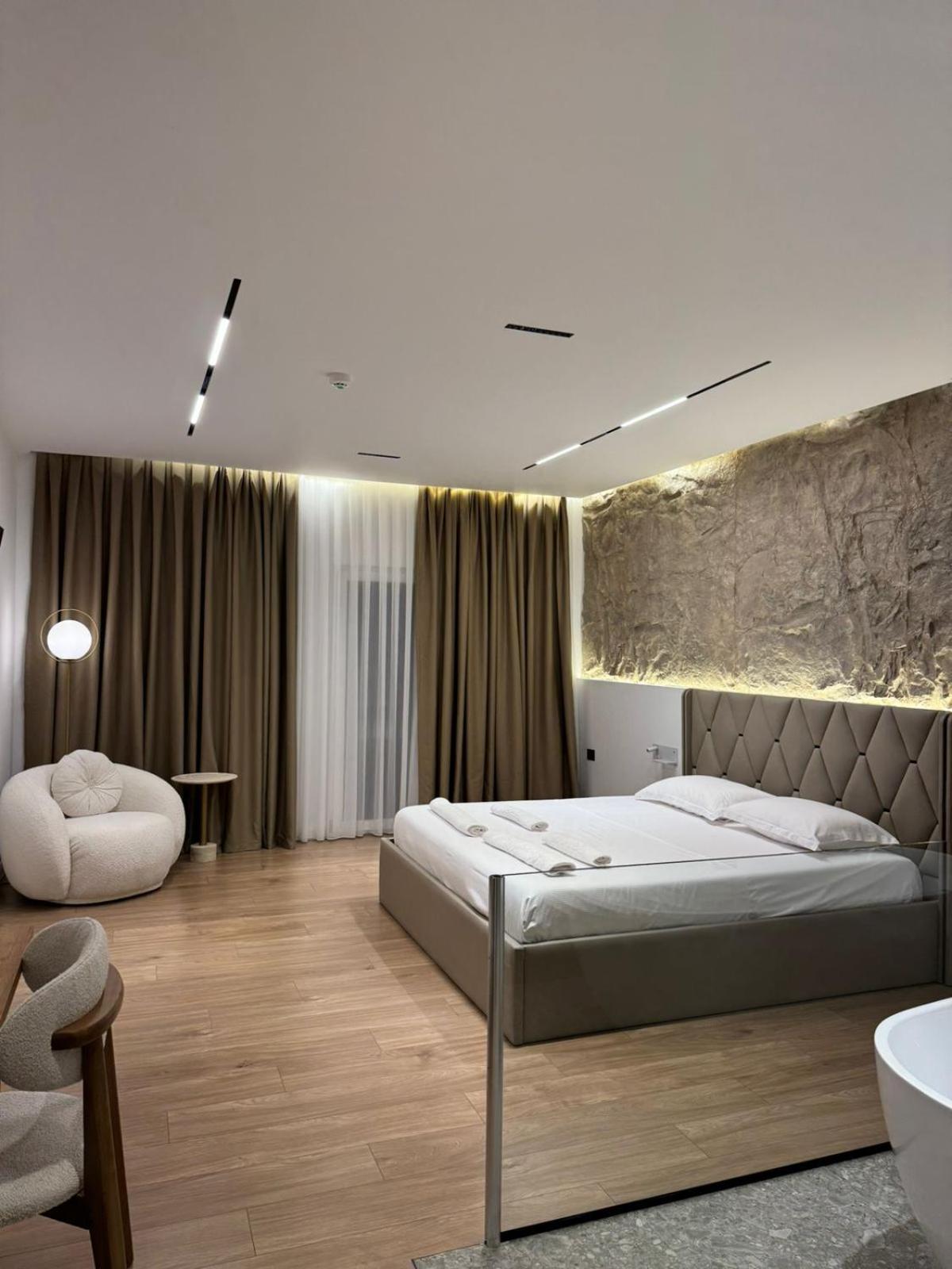 King Suite With Balcony