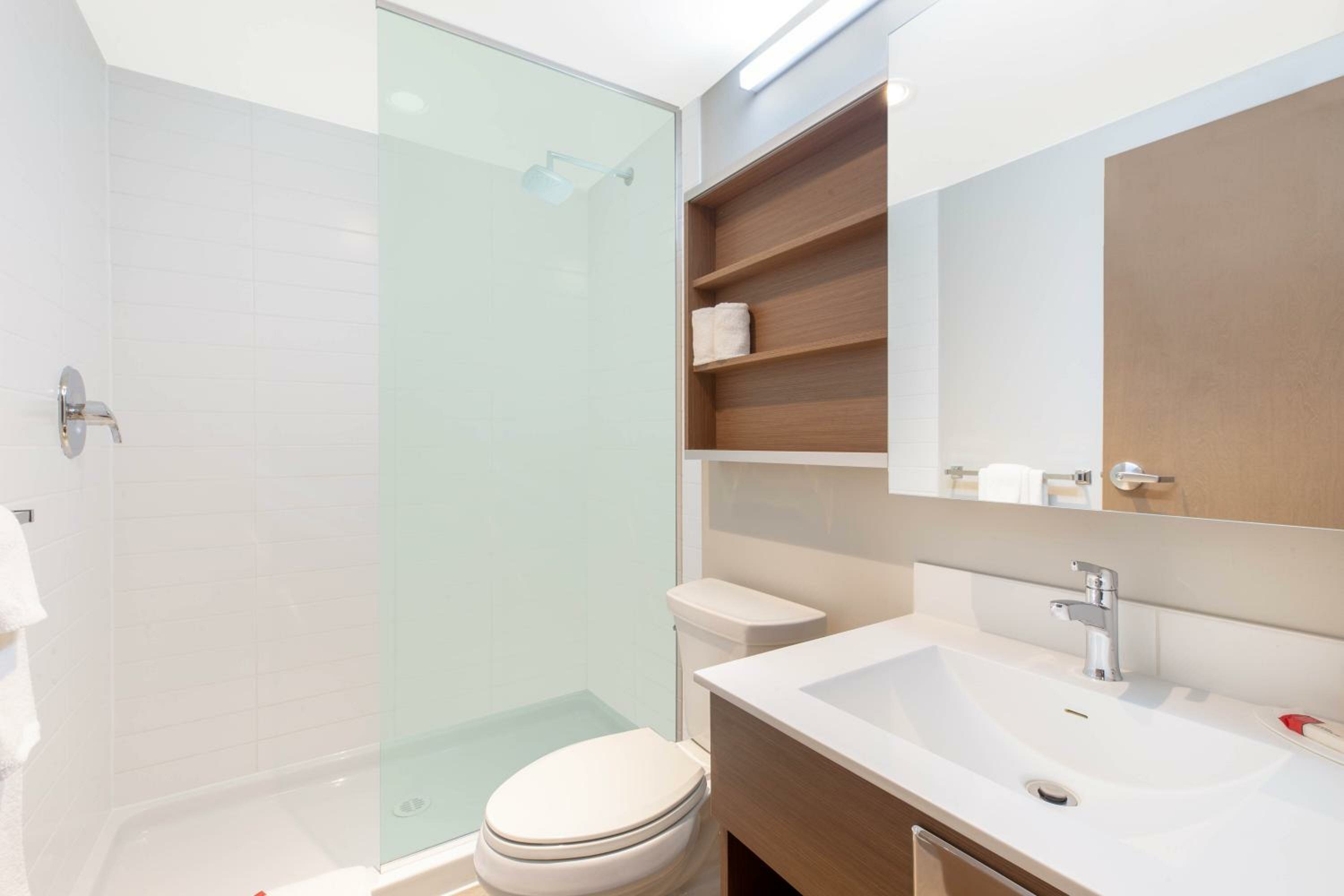 Queen Room - Non-Smoking