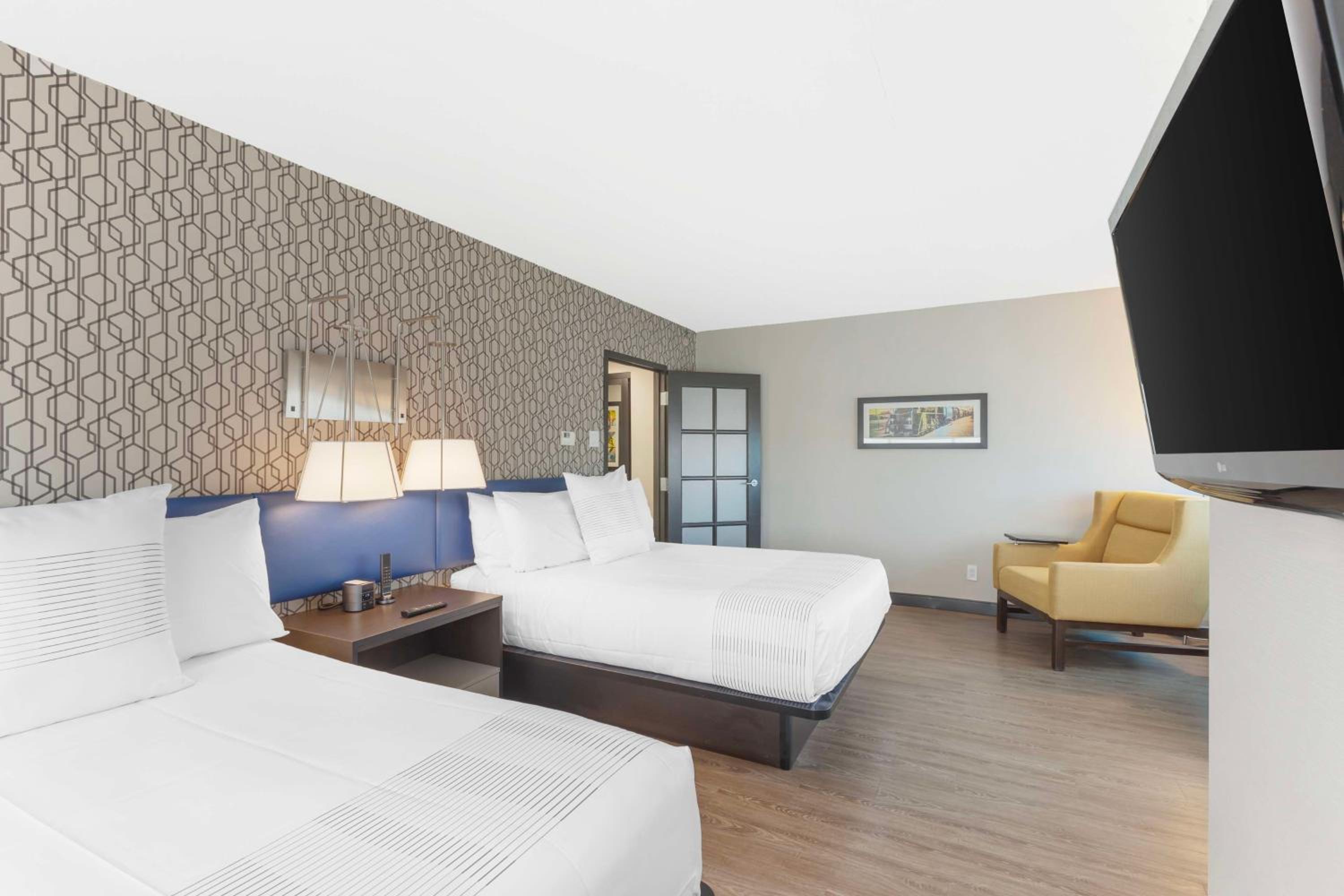 Queen Suite with Two Queen Beds