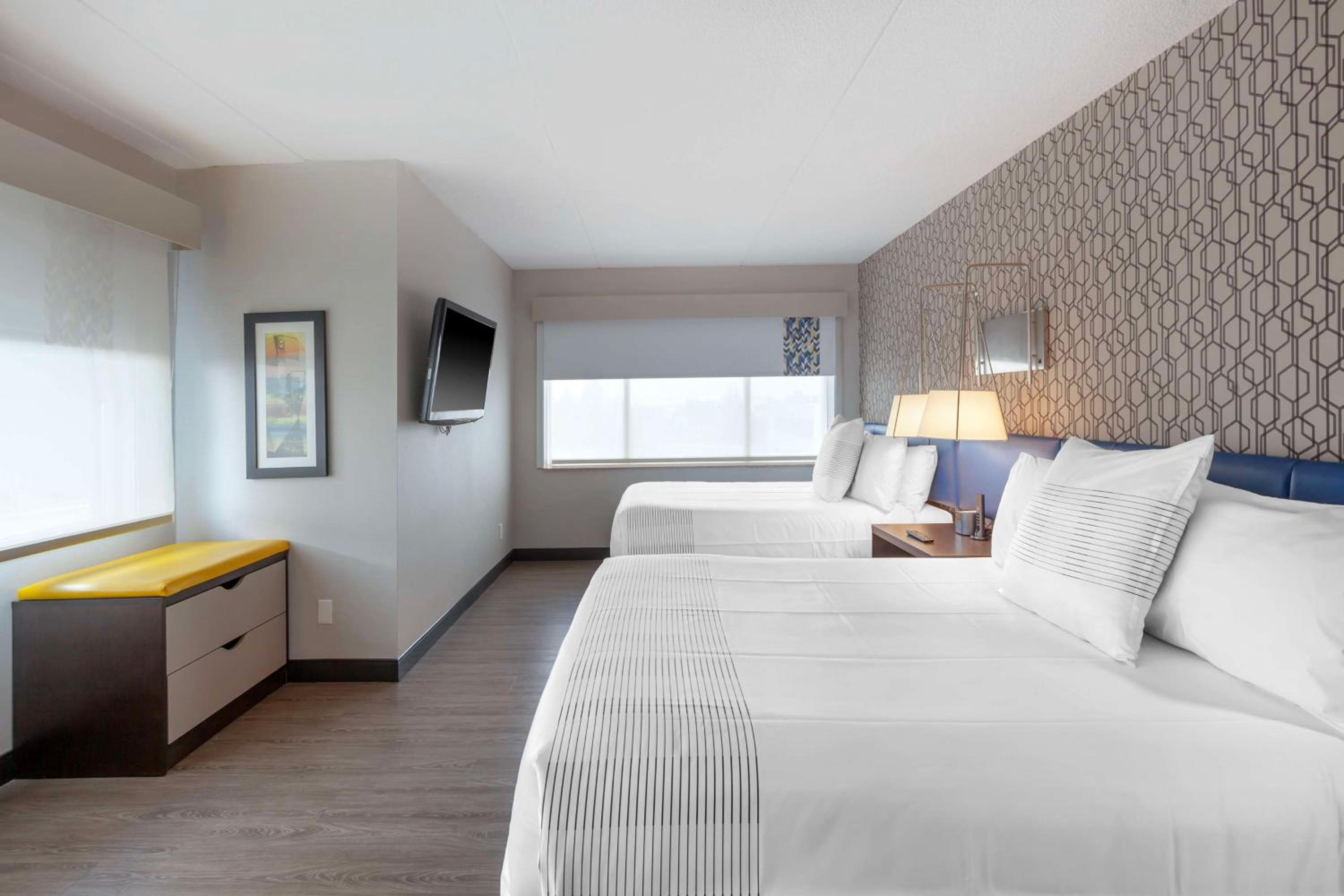 Queen Suite with Two Queen Beds
