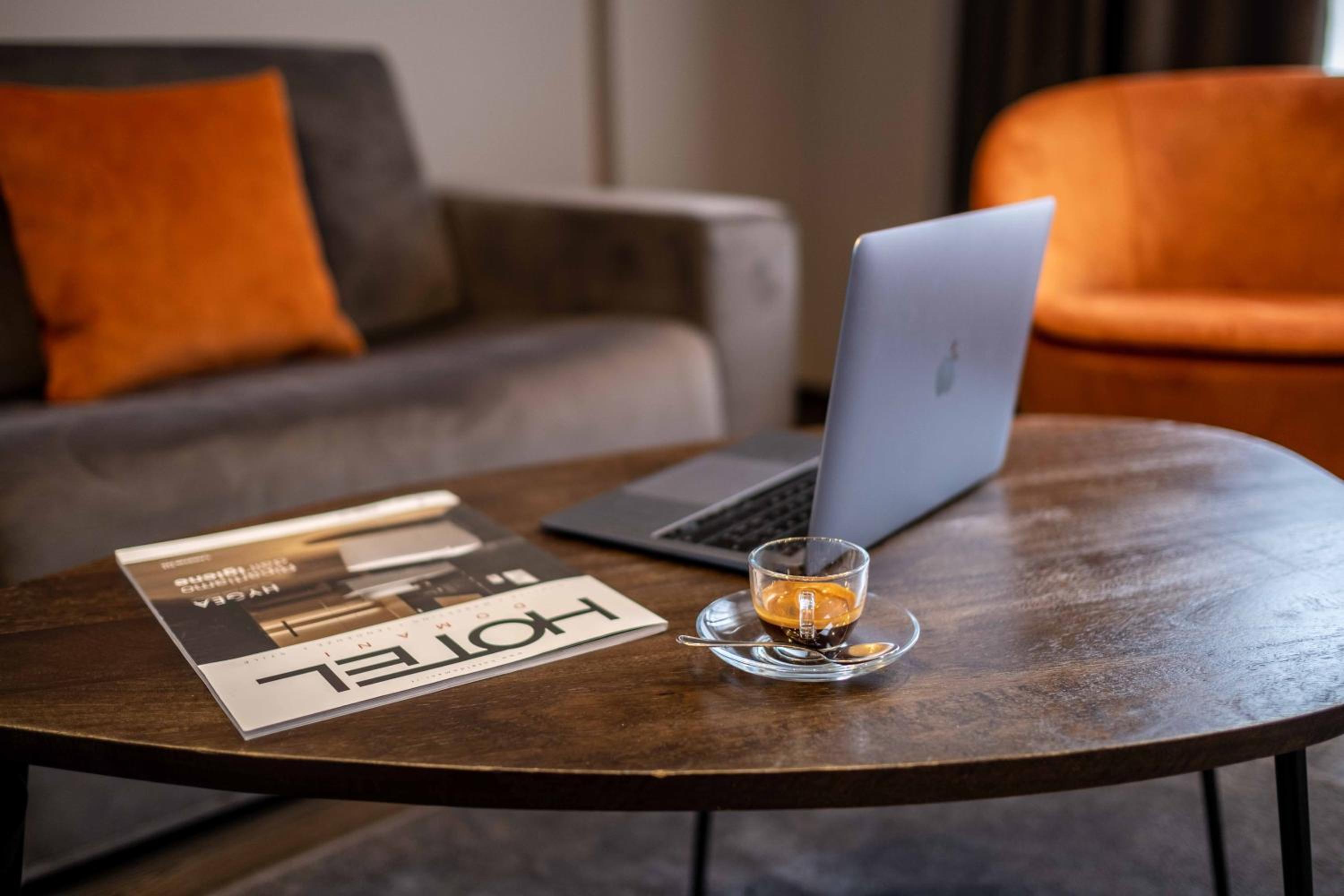 Deluxe Suite with Spa Bath