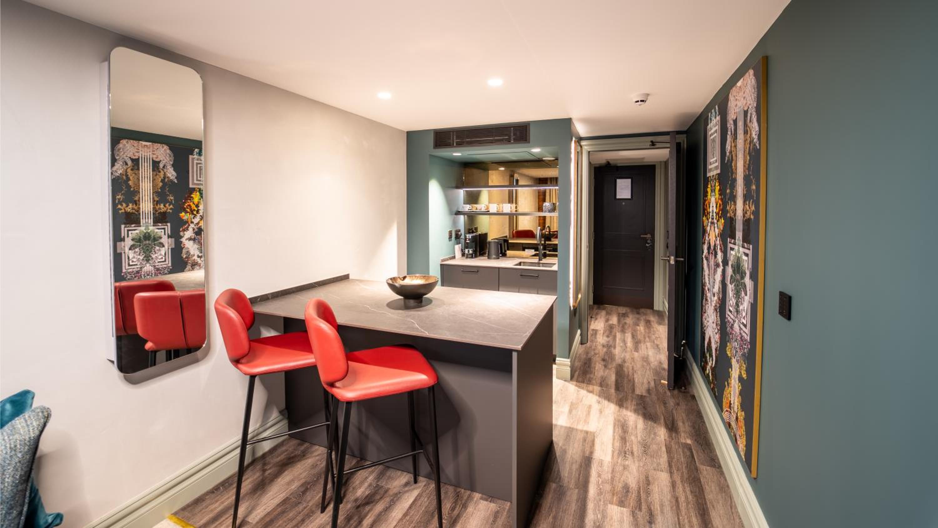 Duplex King Suite with Living Area and Kitchenette - Non-Smoking