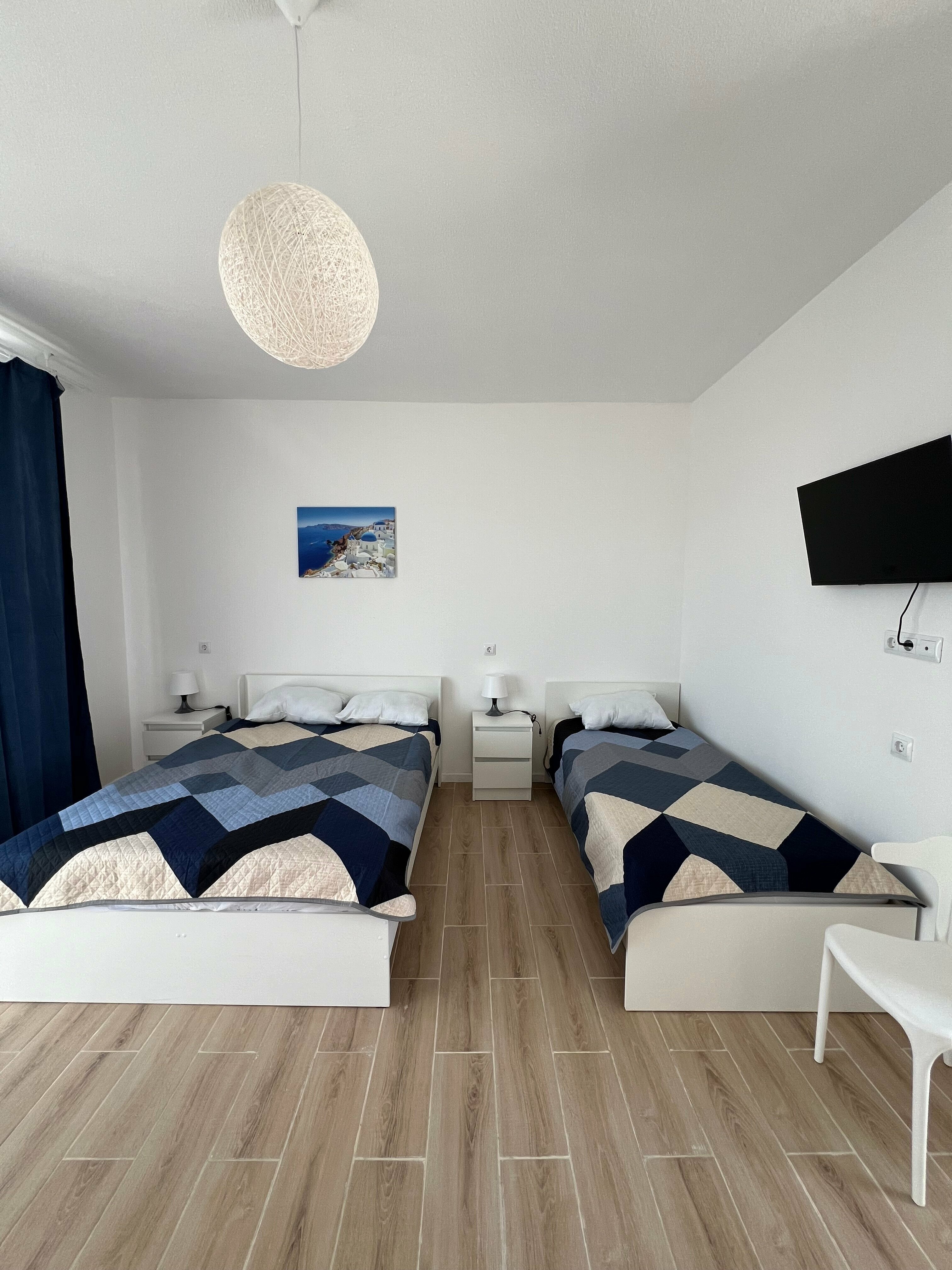 Четырёхместный номер с балконом и видом на море