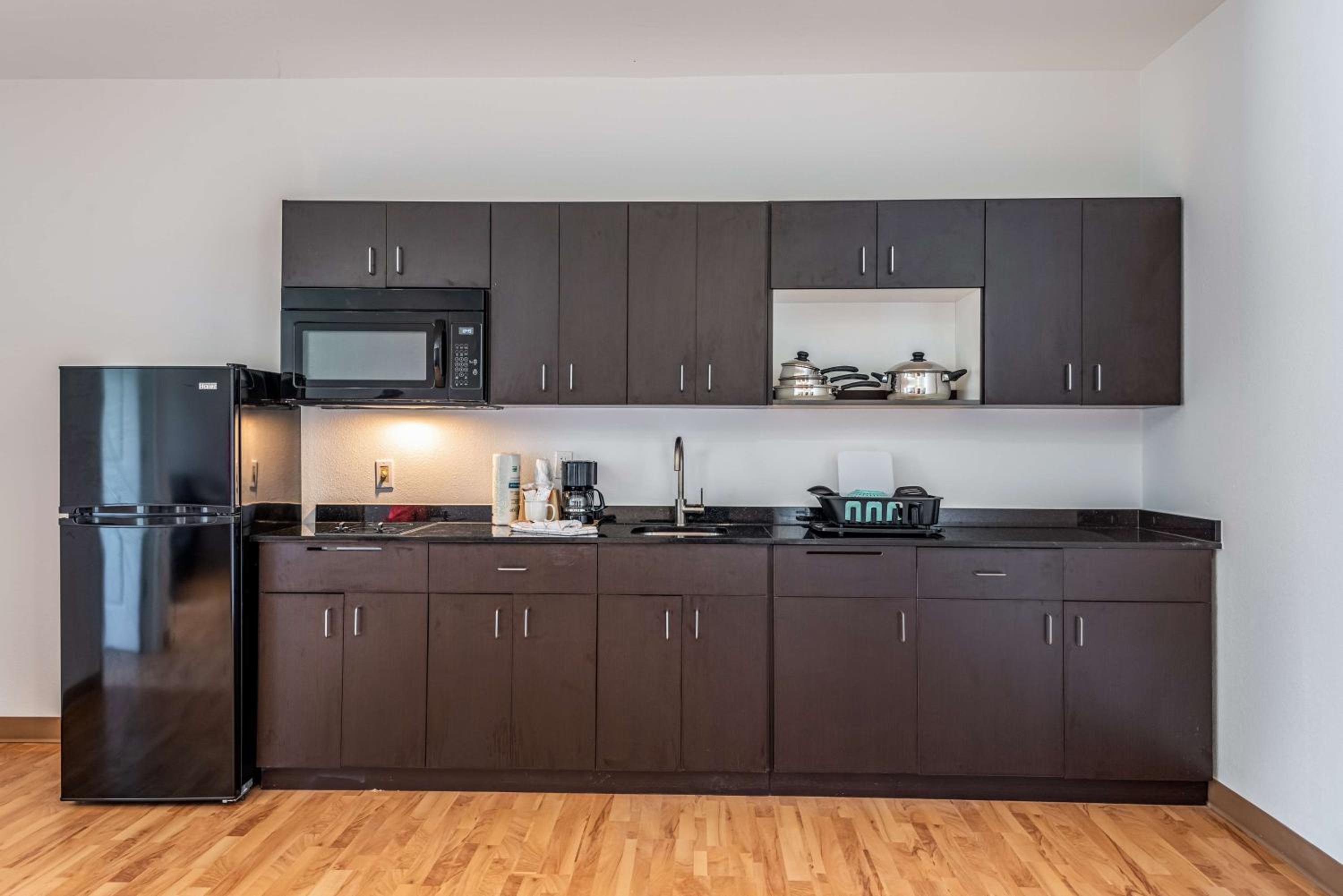 King Room with Roll-in Shower - Disability Access - Non-Smoking