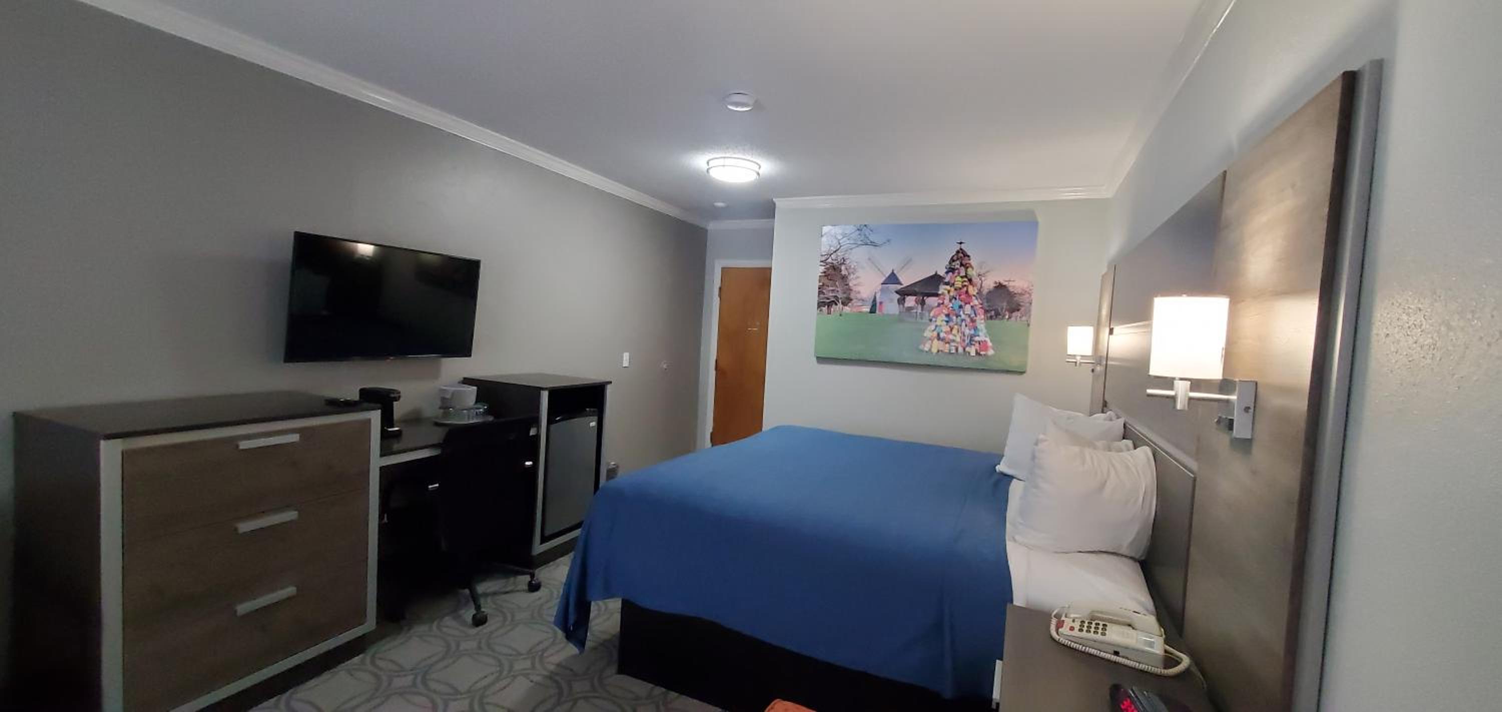 Superior King Room (Non-Smoking)