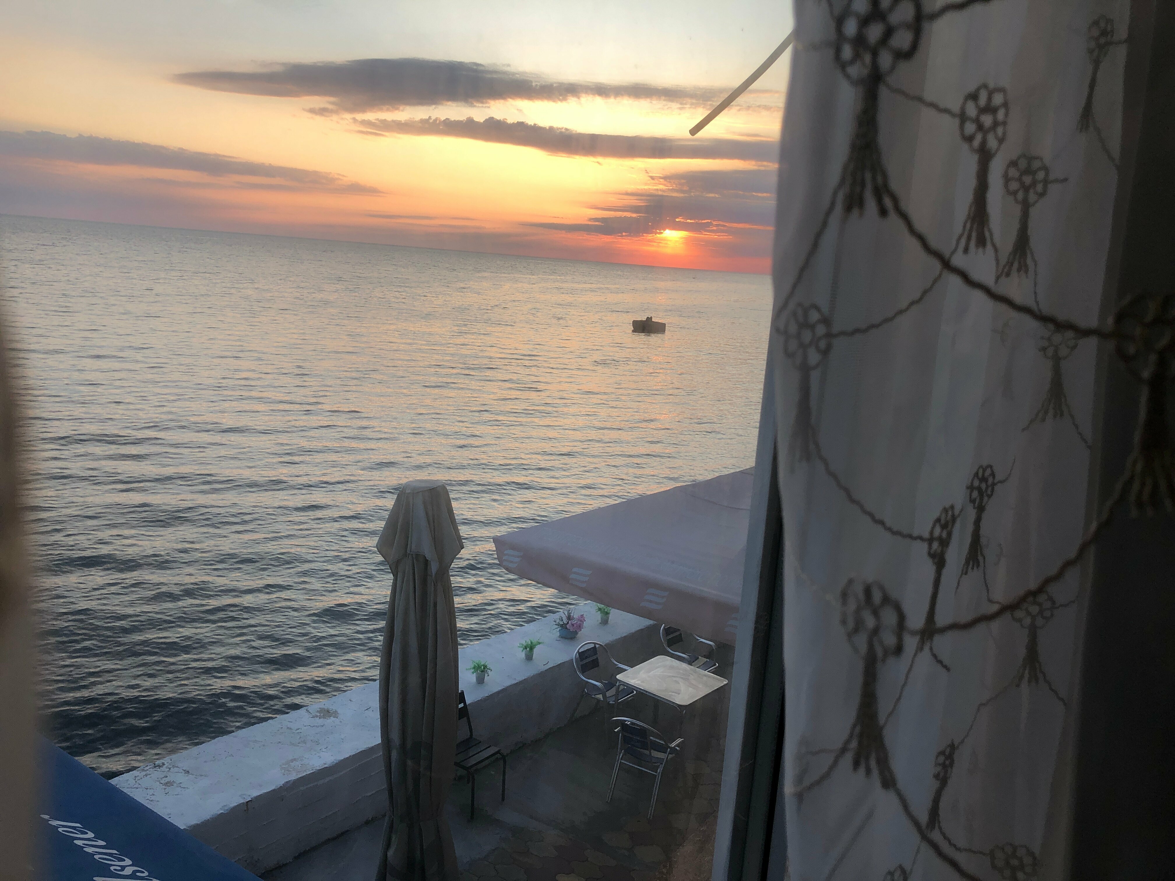 Трехместный номер с видом на море
