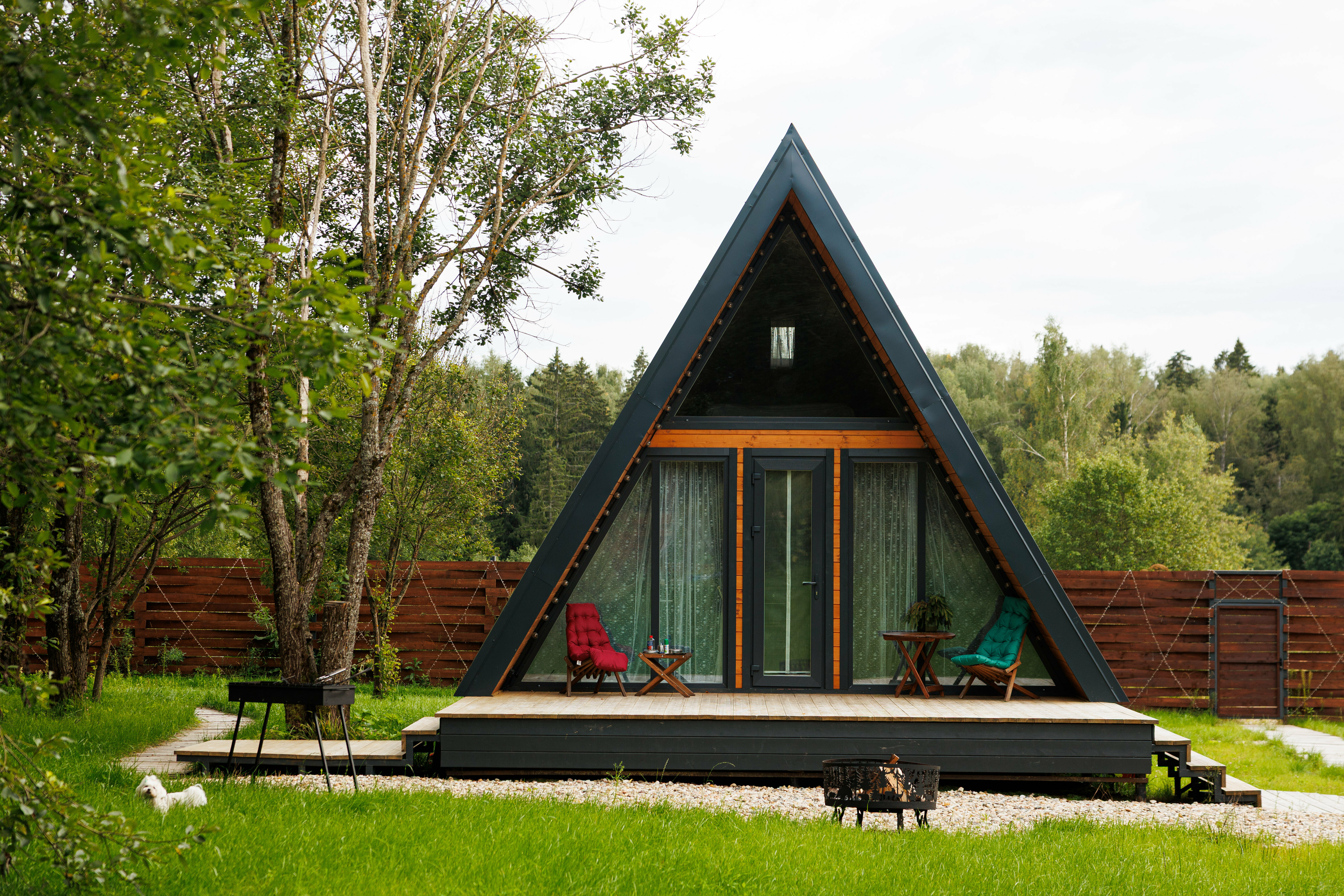 Треугольный дом Путешественник