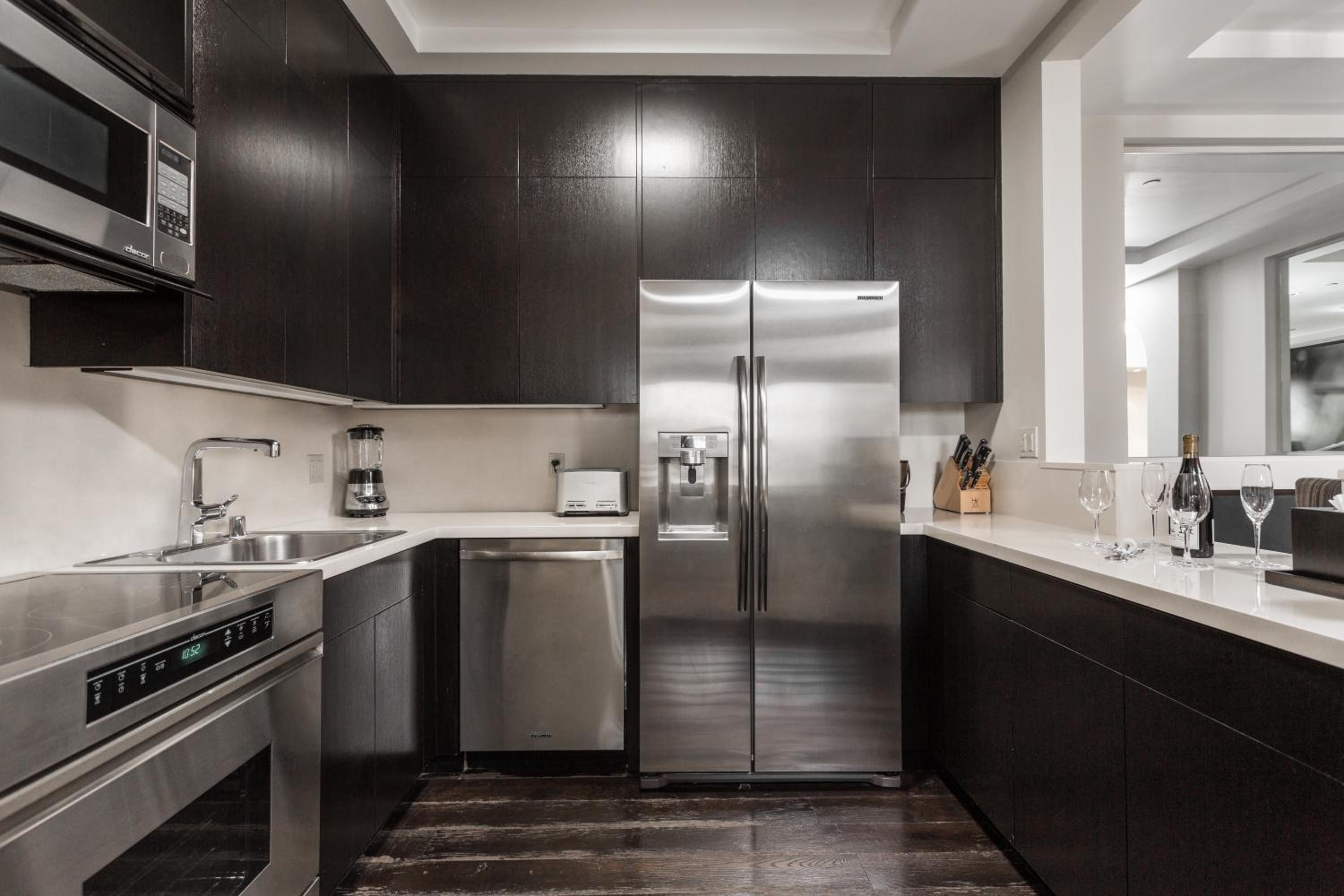 Apartment with Mountain View