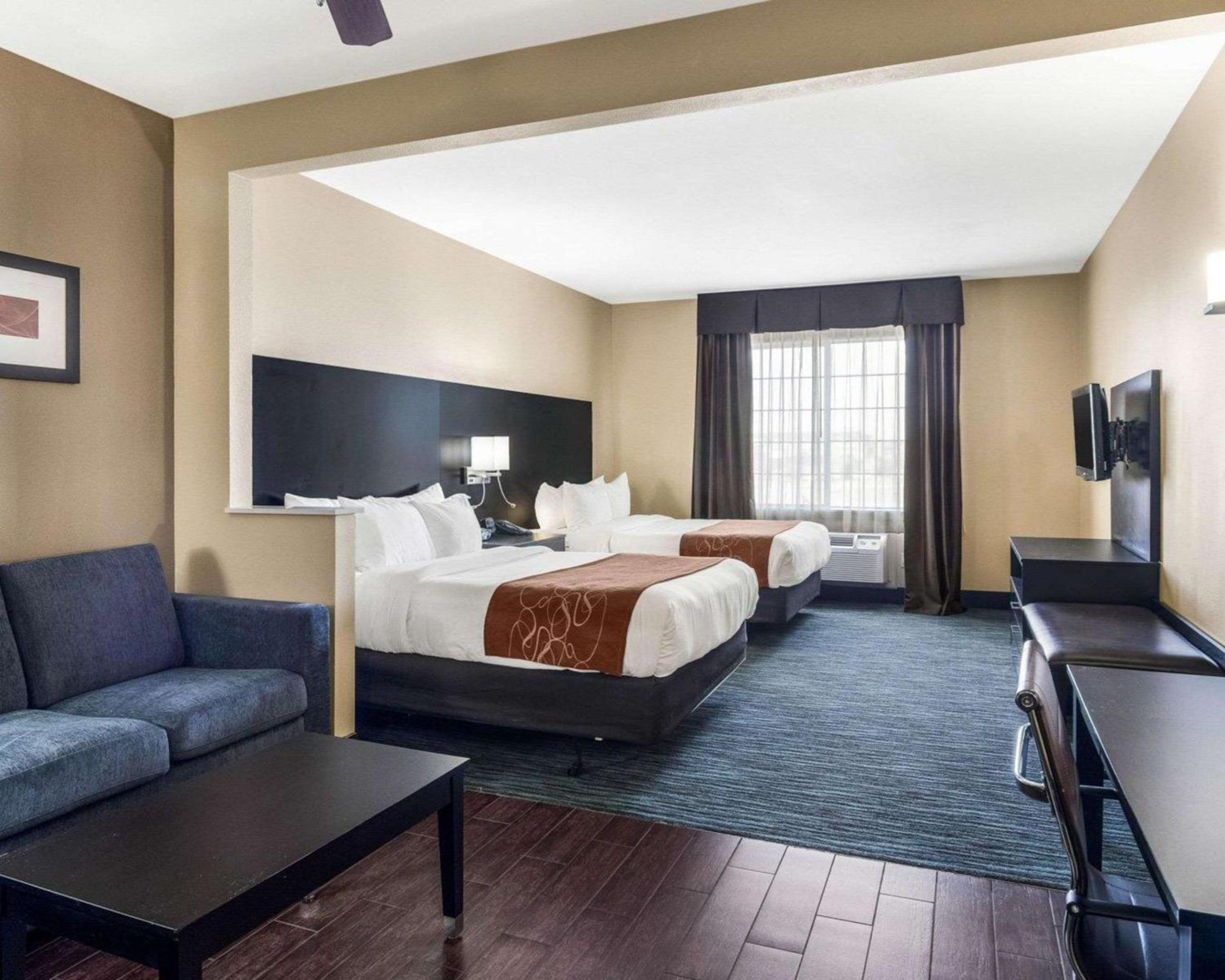 Queen Suite with Two Queen Beds - Non-Smoking