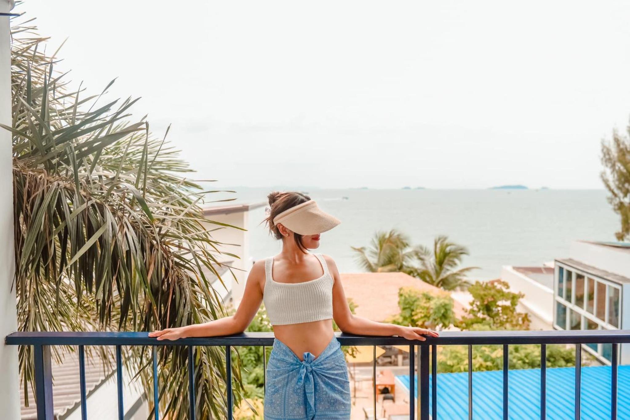 Double Room with Partial Sea View