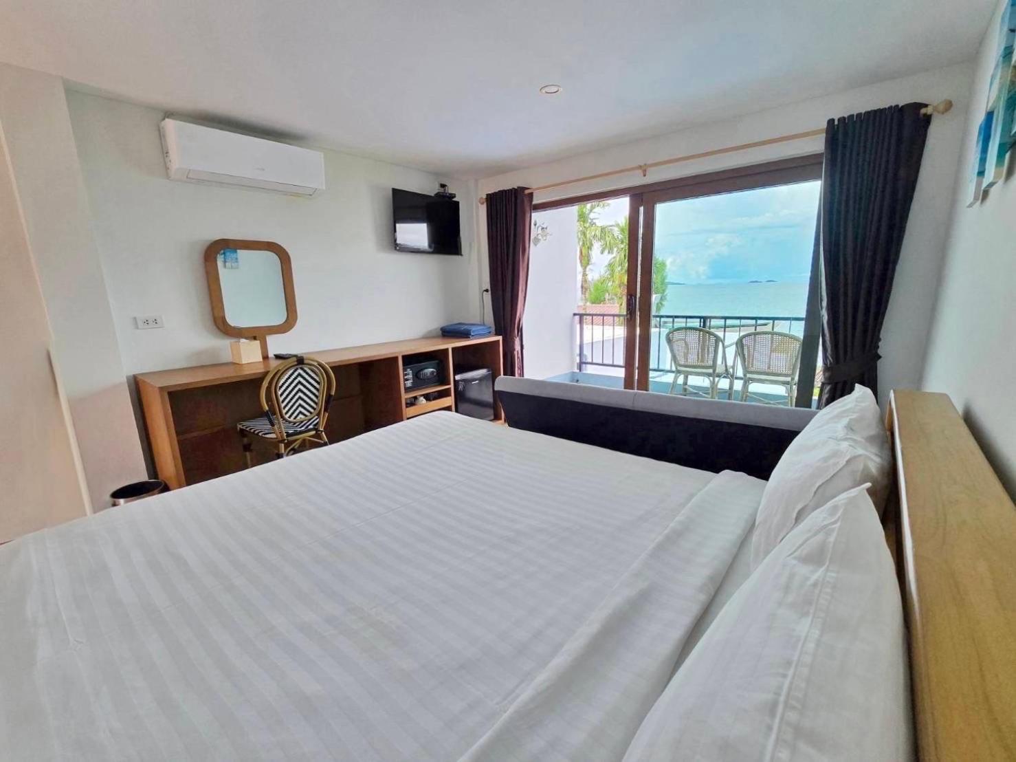 Family Room with Sea View