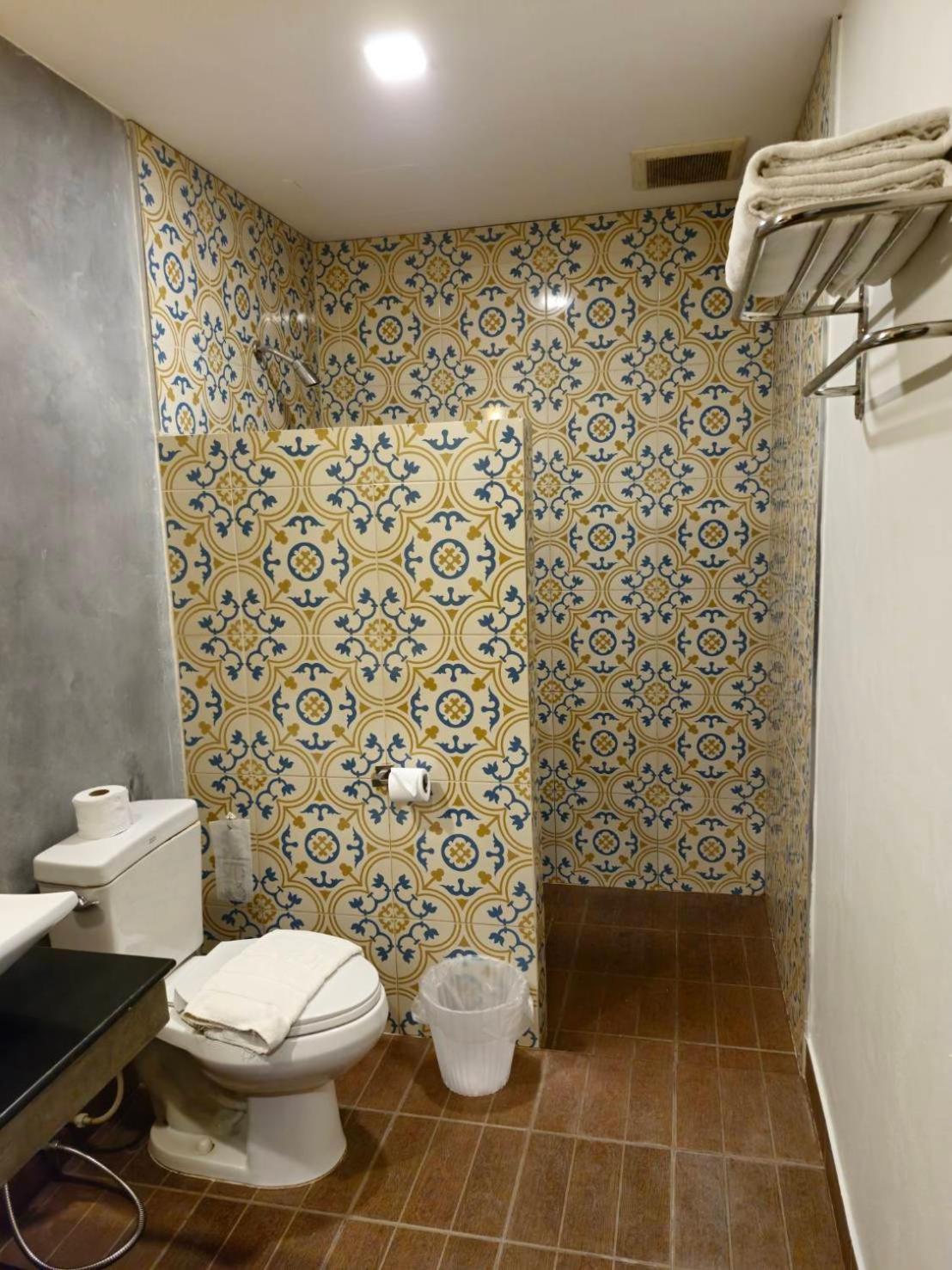 Standard Double Room (Building) 