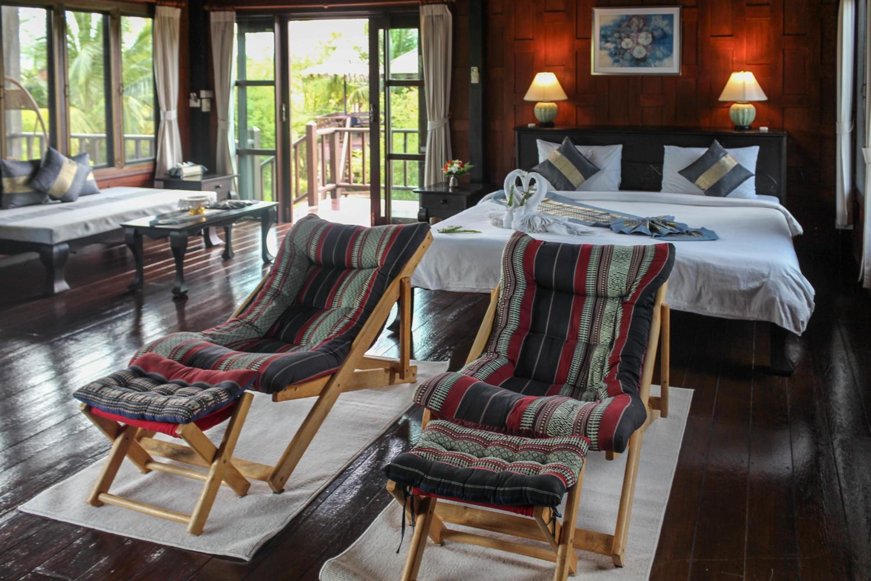 Suite with Lake View