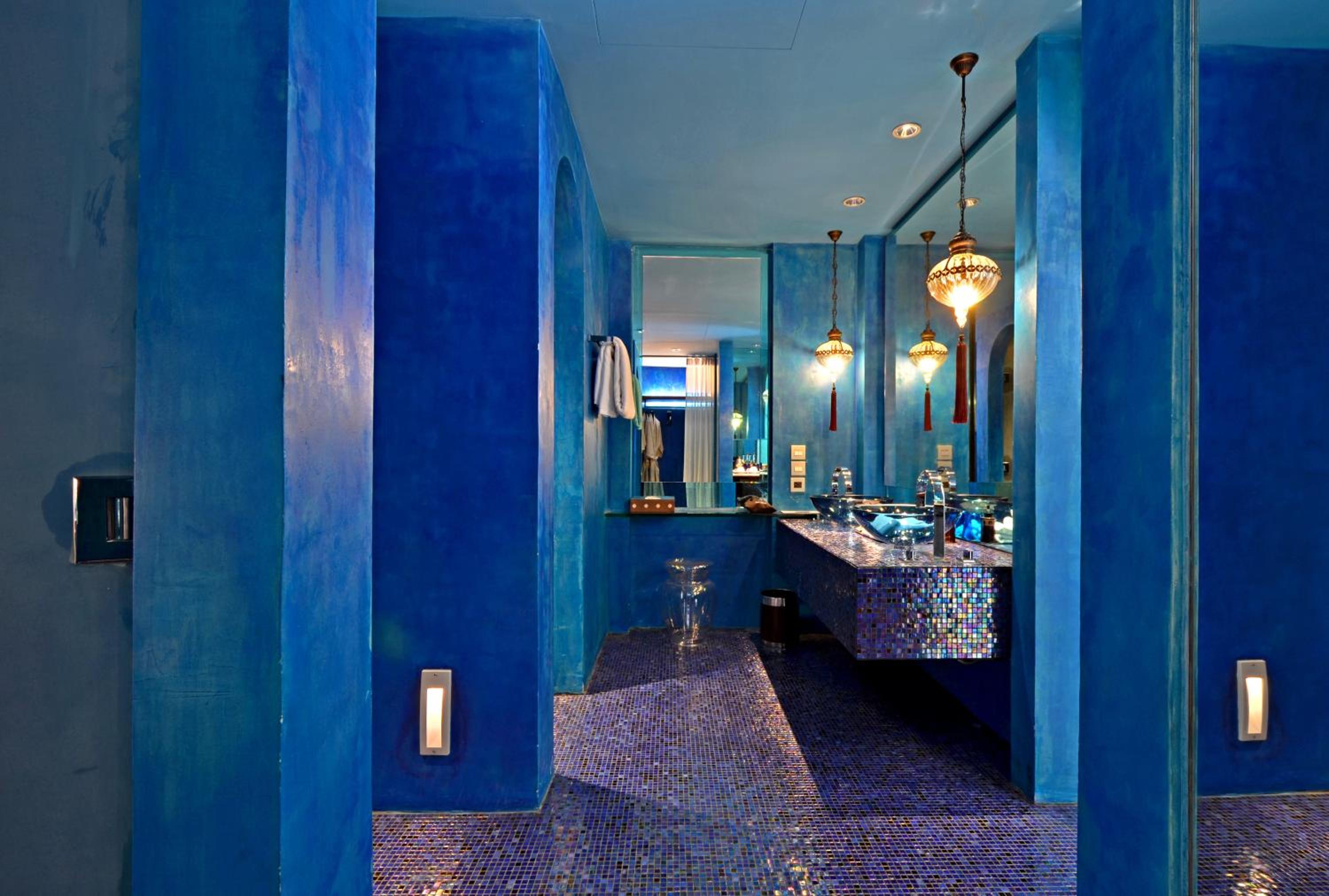 Junior Suite with Pool View