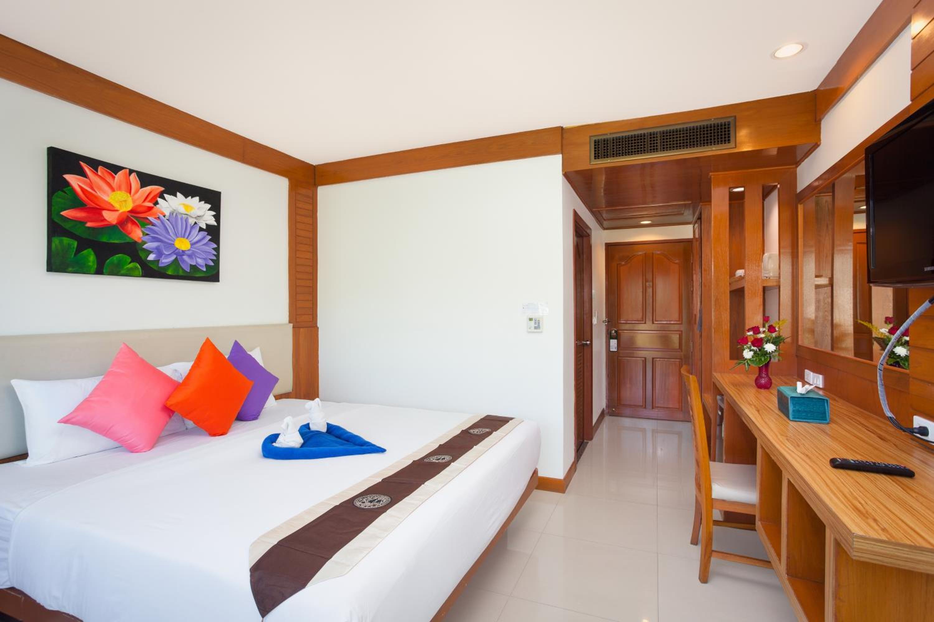 Deluxe Double or Twin Room