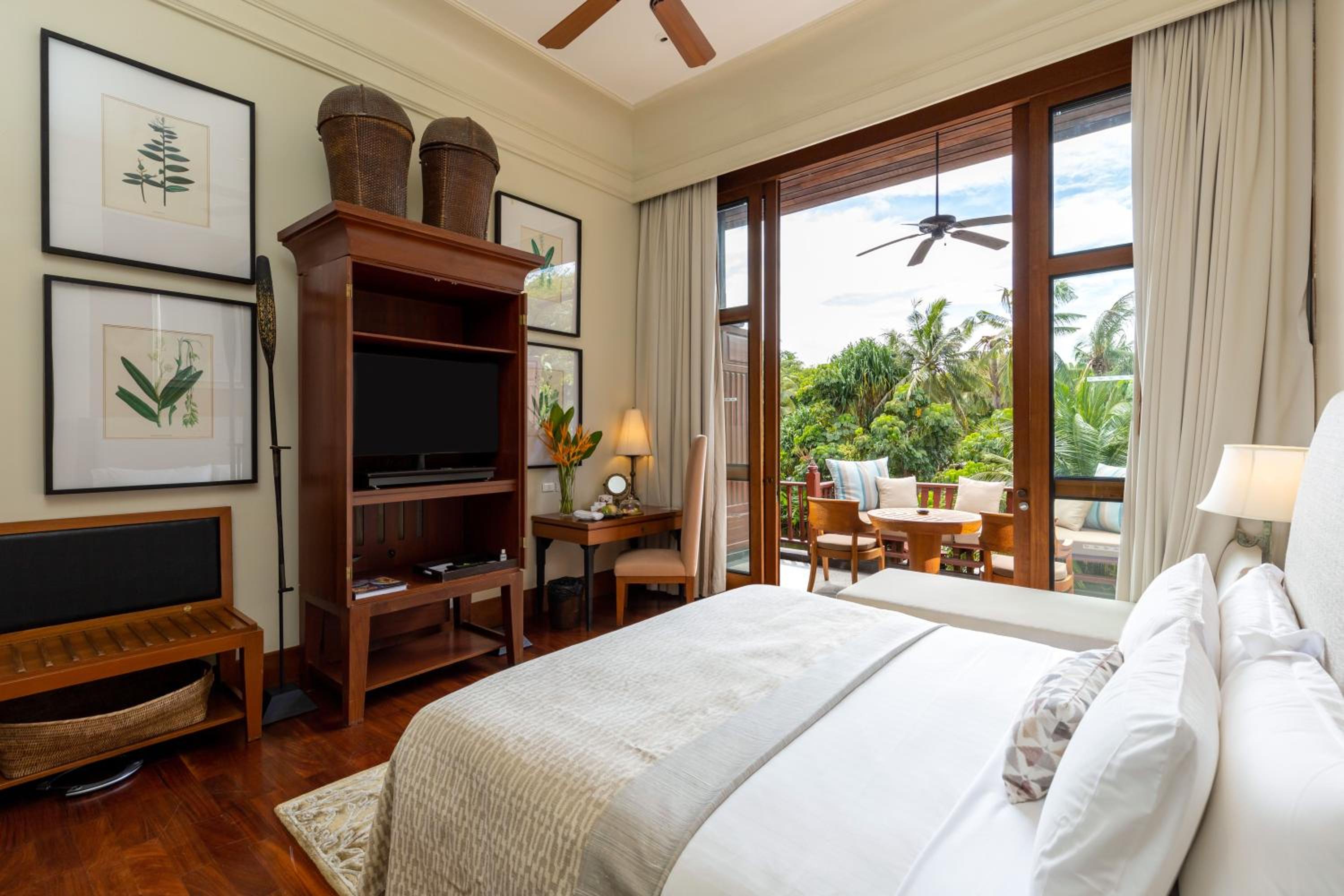 Lagoon View Junior Suite