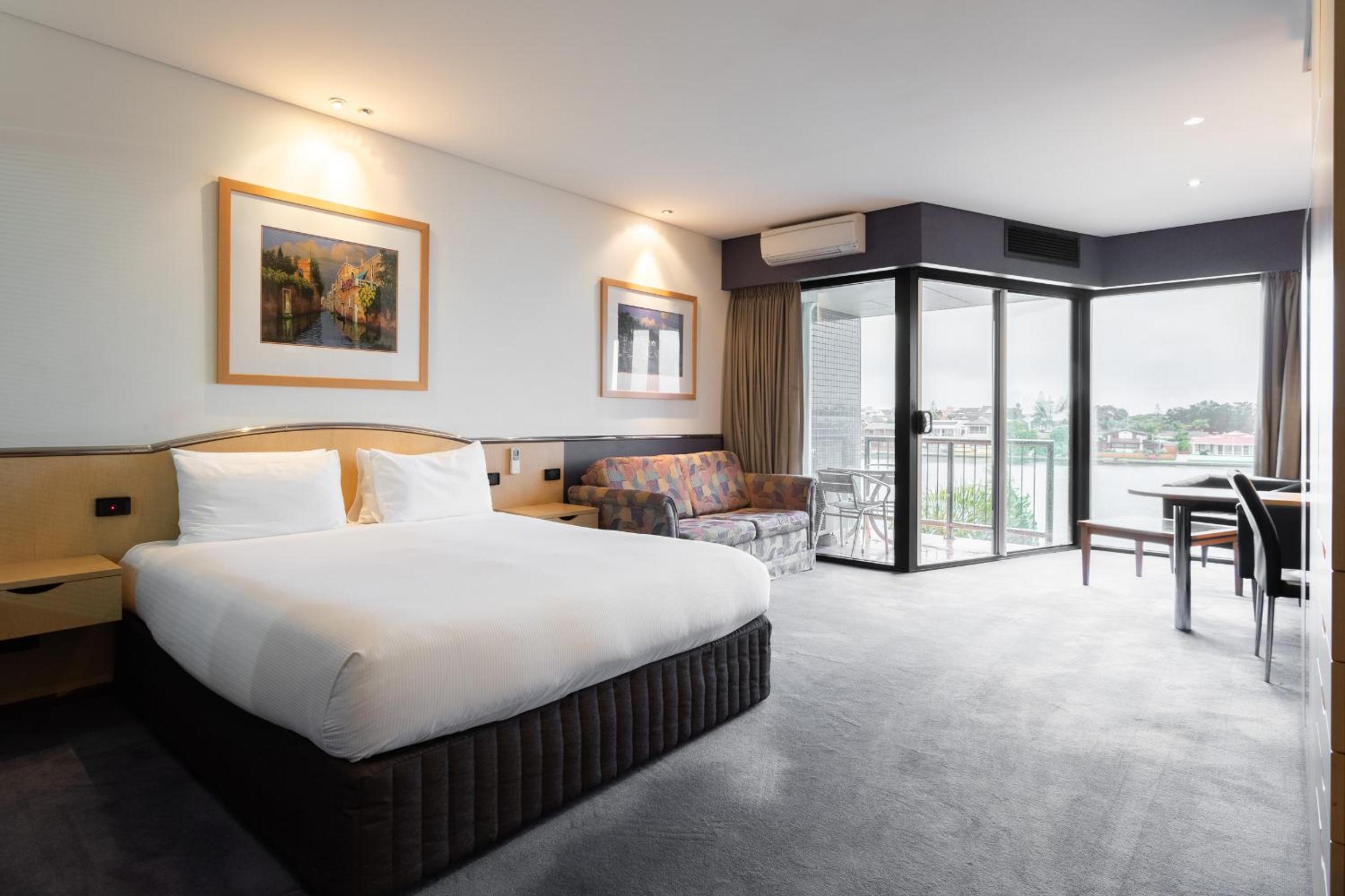 Executive Suite with Spa Bath