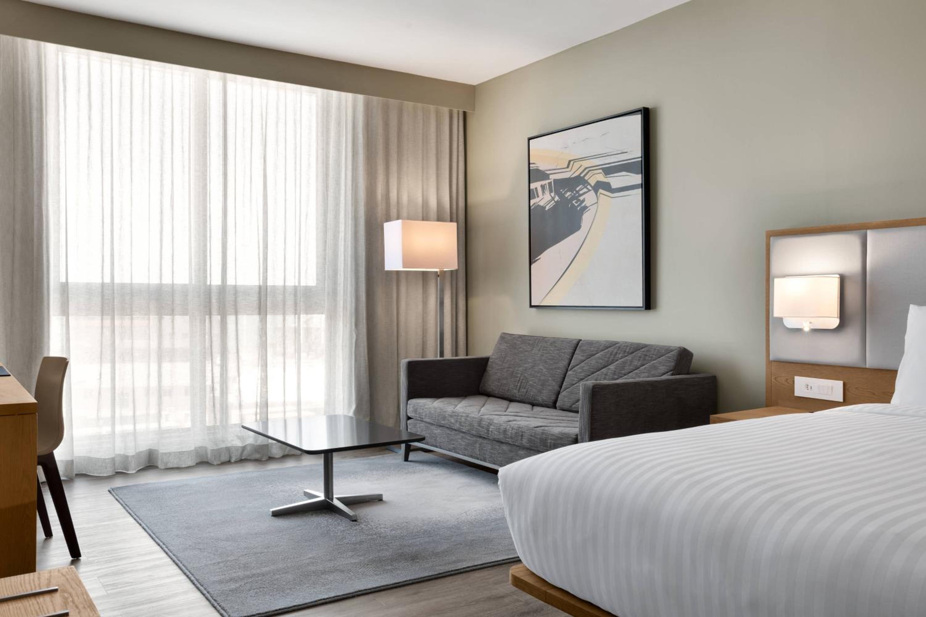 Standard Guest Room with King Bed and Harbor View