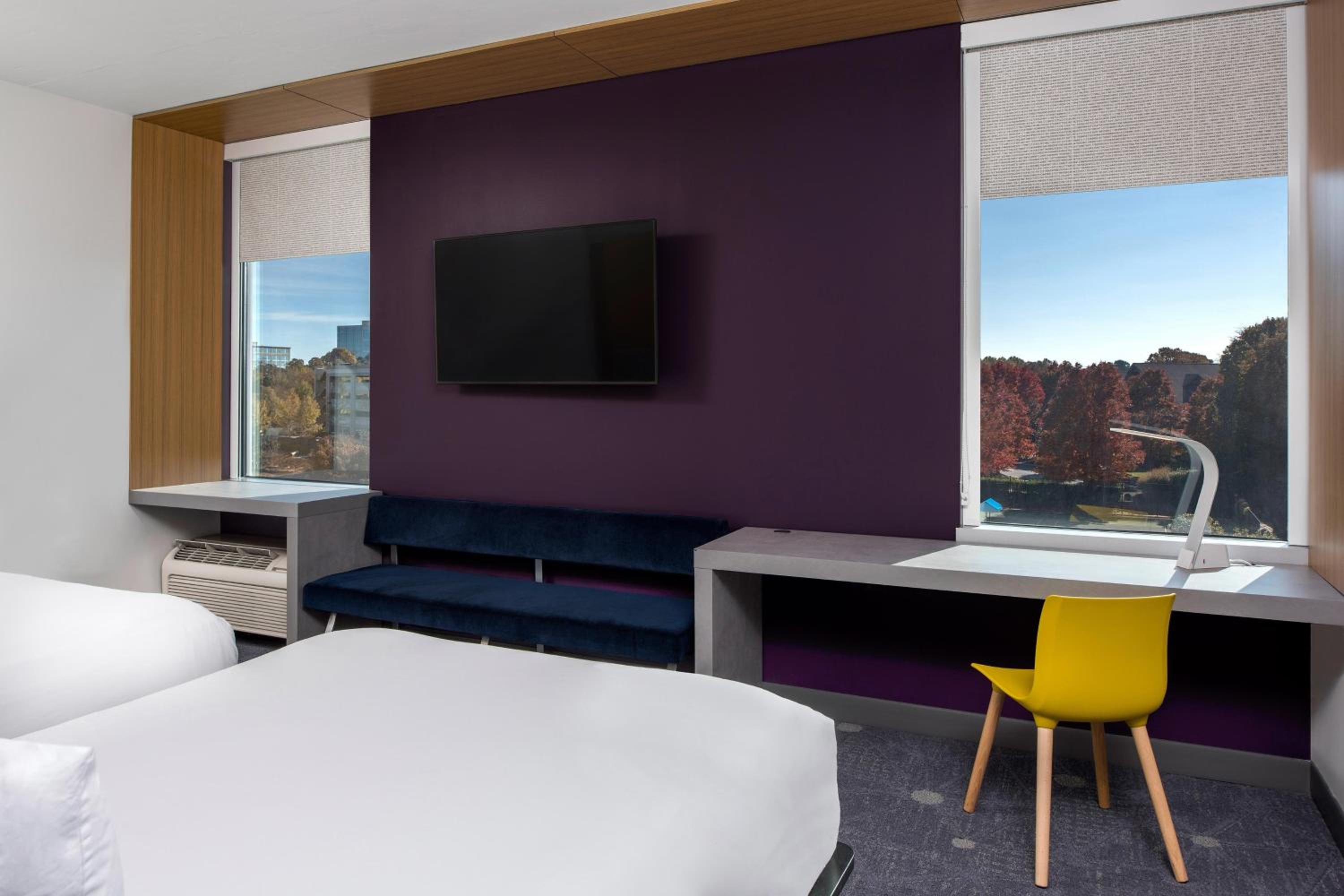 Aloft Queen Room - Hearing Accessible