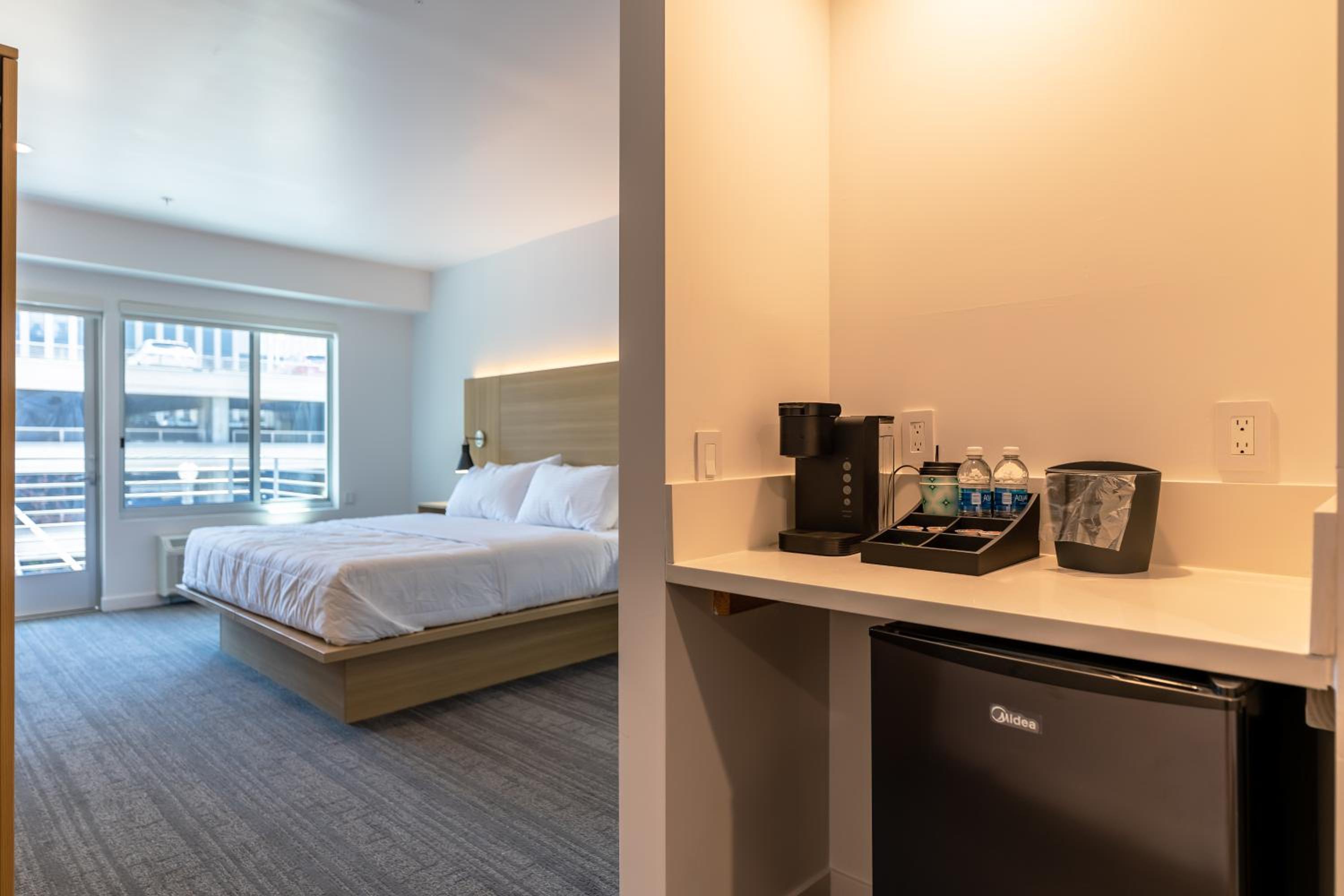 King Room with Roll-In Shower - Disability Access