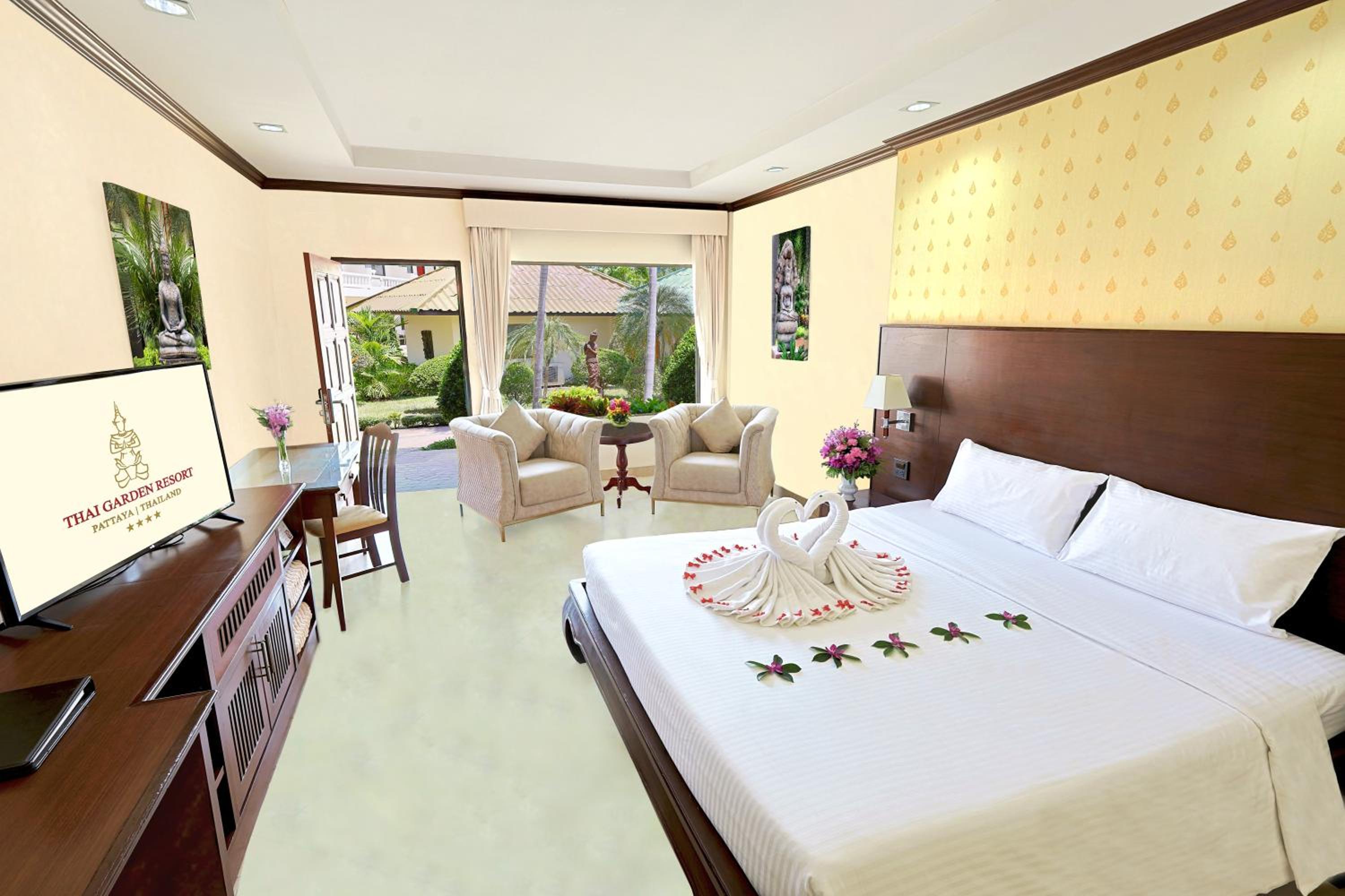 Deluxe Room King Bed