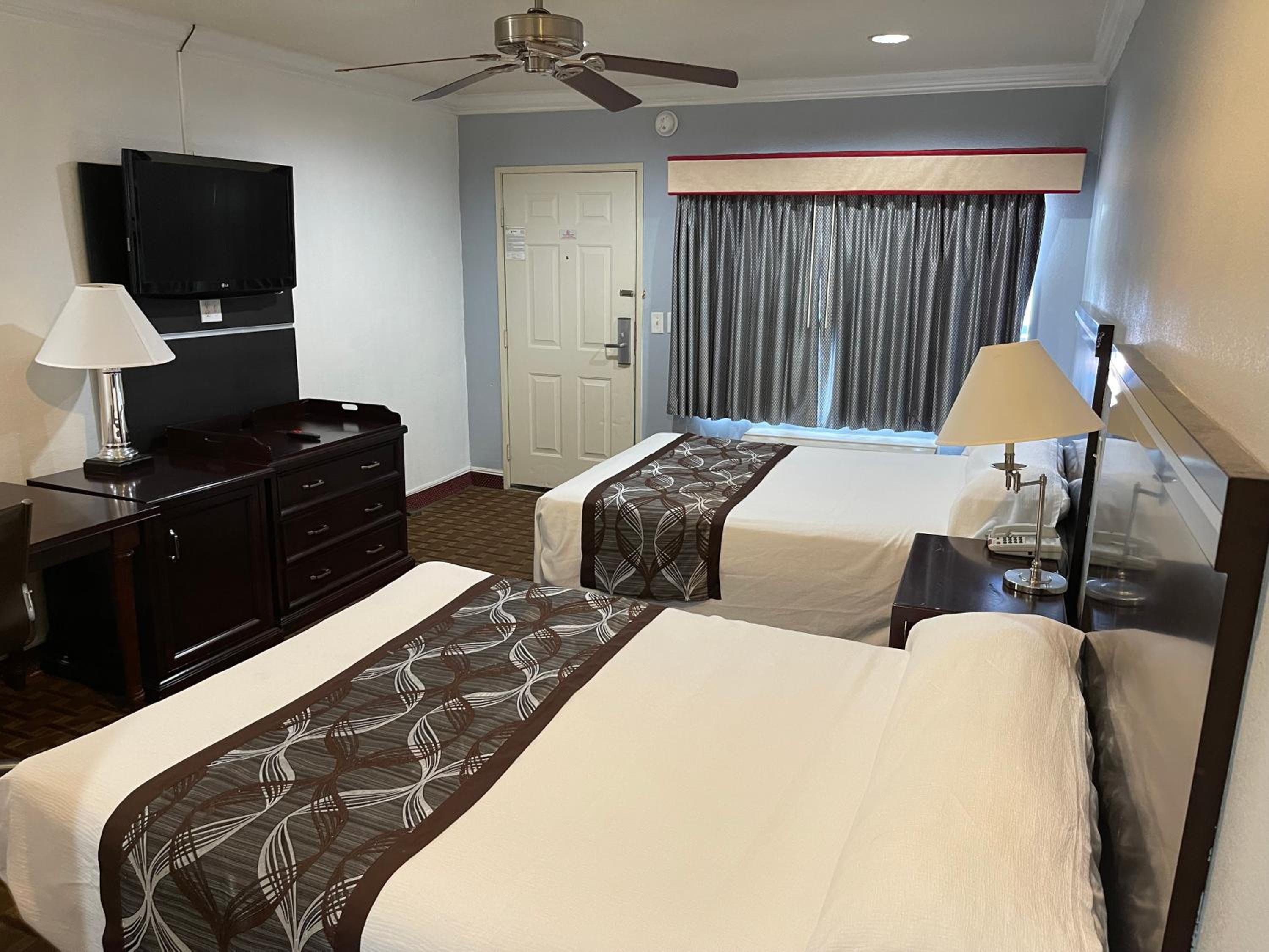 Standard Queen Room with Two Queen Beds