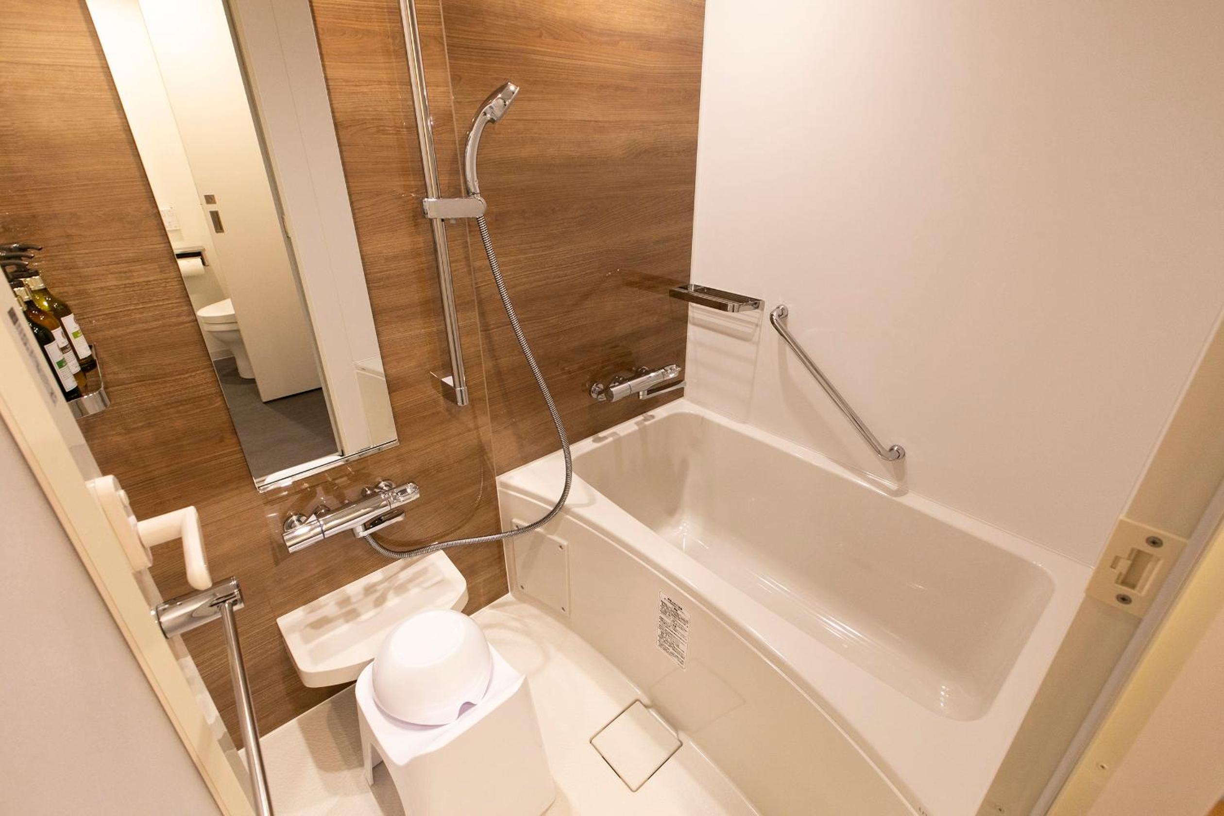 Standard Queen Room with Extra Bed - Non-Smoking