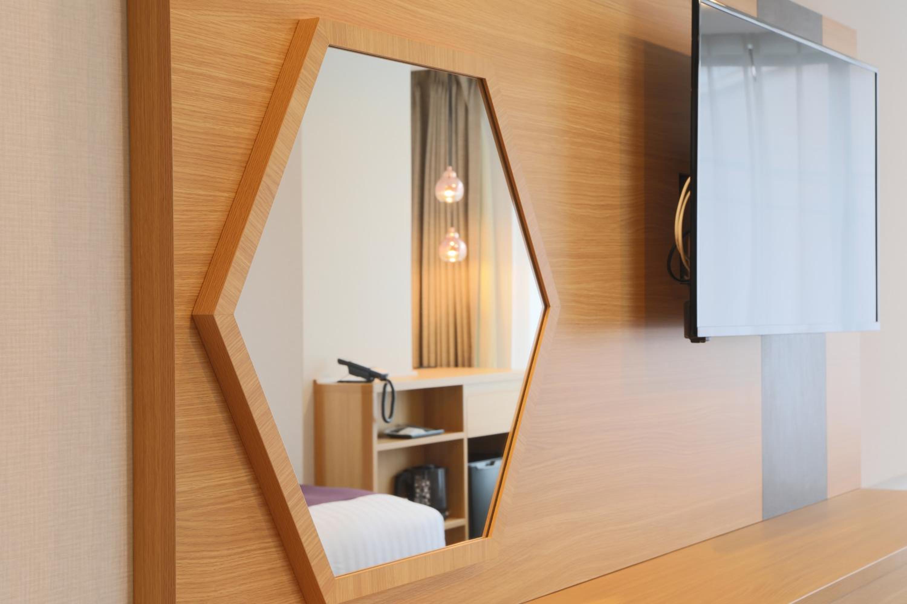 Standard Queen Room with Extra Bed - Non-Smoking