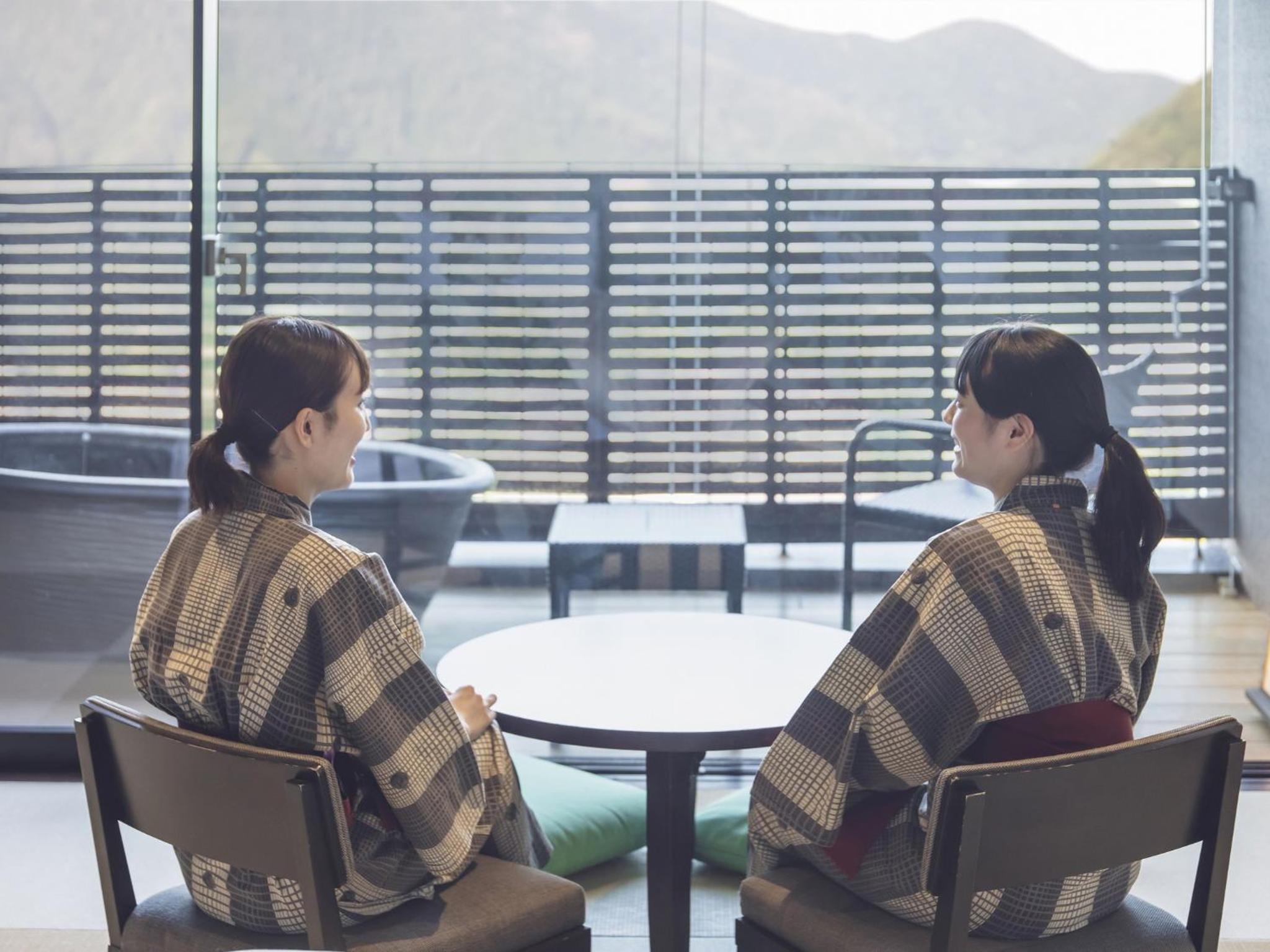 Dinner Time 17:00~Superior Room with Open-Air Bath -Dinner Buffet & Japanese/Western Buffet Breakfast