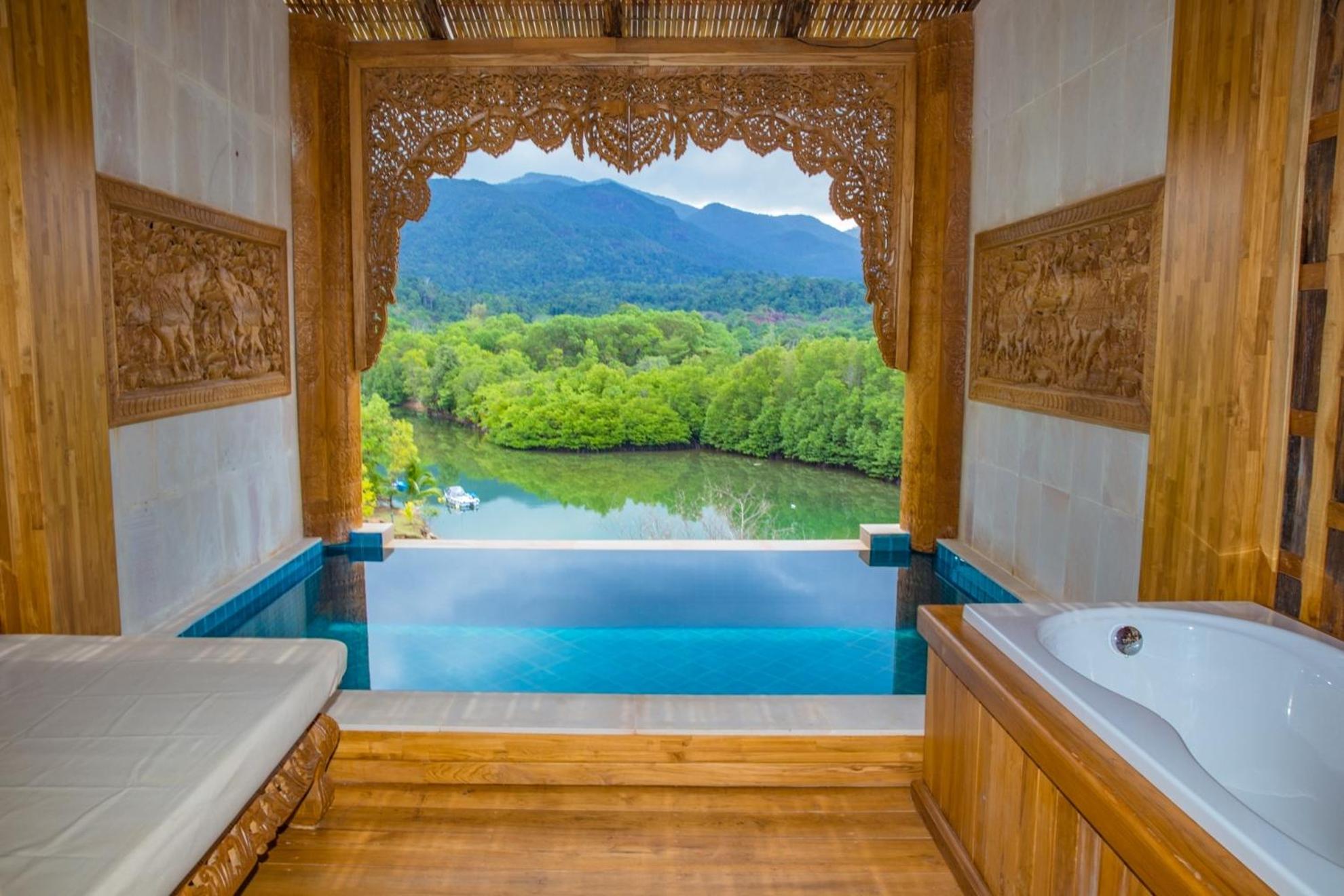 Pool Suite Plus - Plus Round Trip Join Speedboat As Scheduled Transfer
