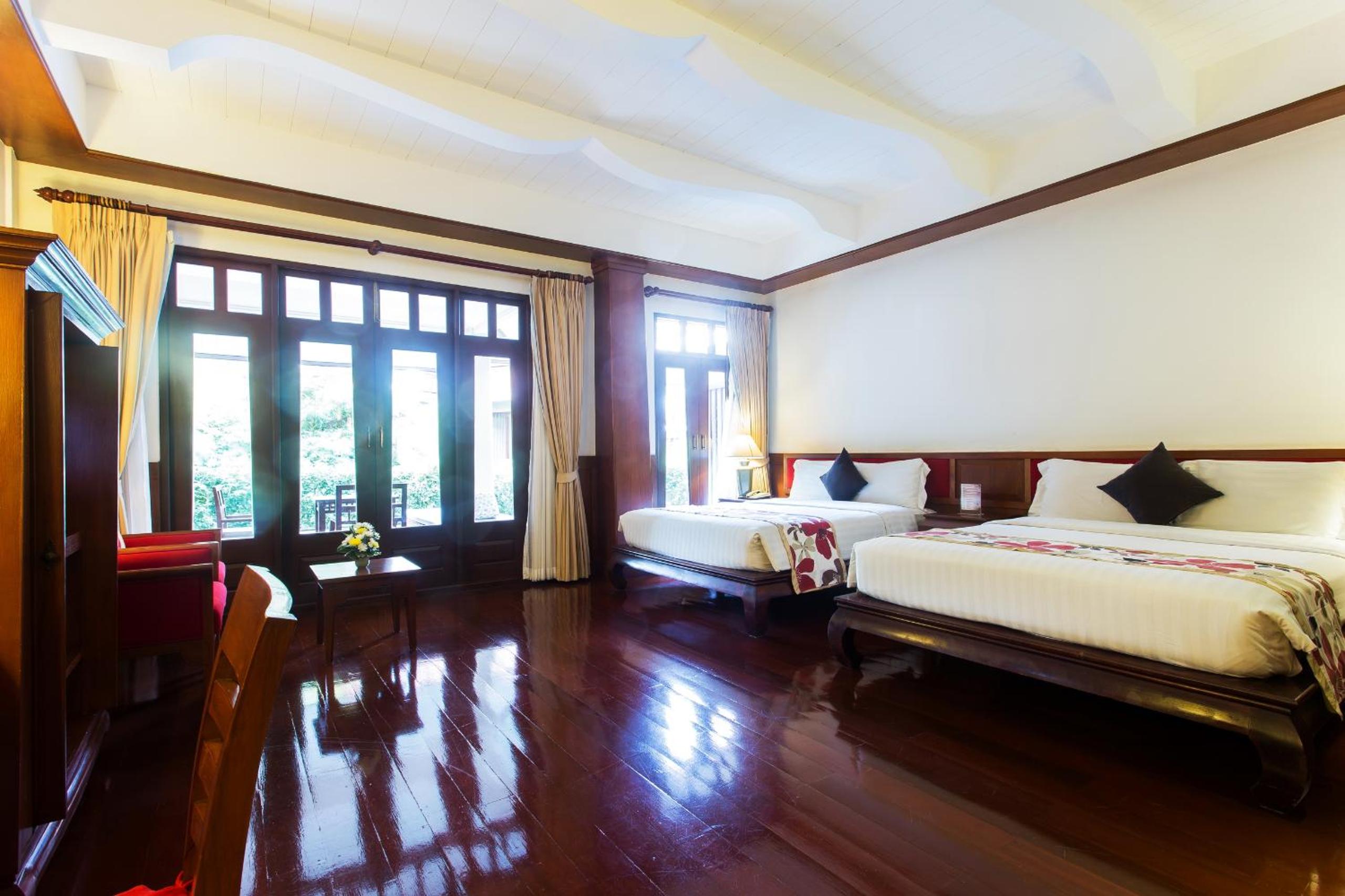 Deluxe Double or Twin Room with Pool Access