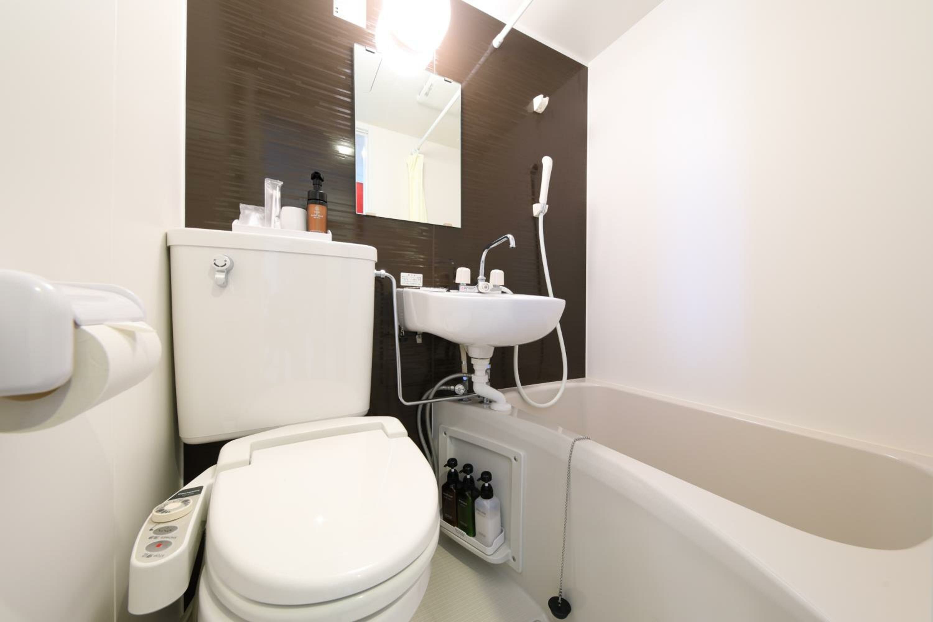 Single Room (2 Adults)