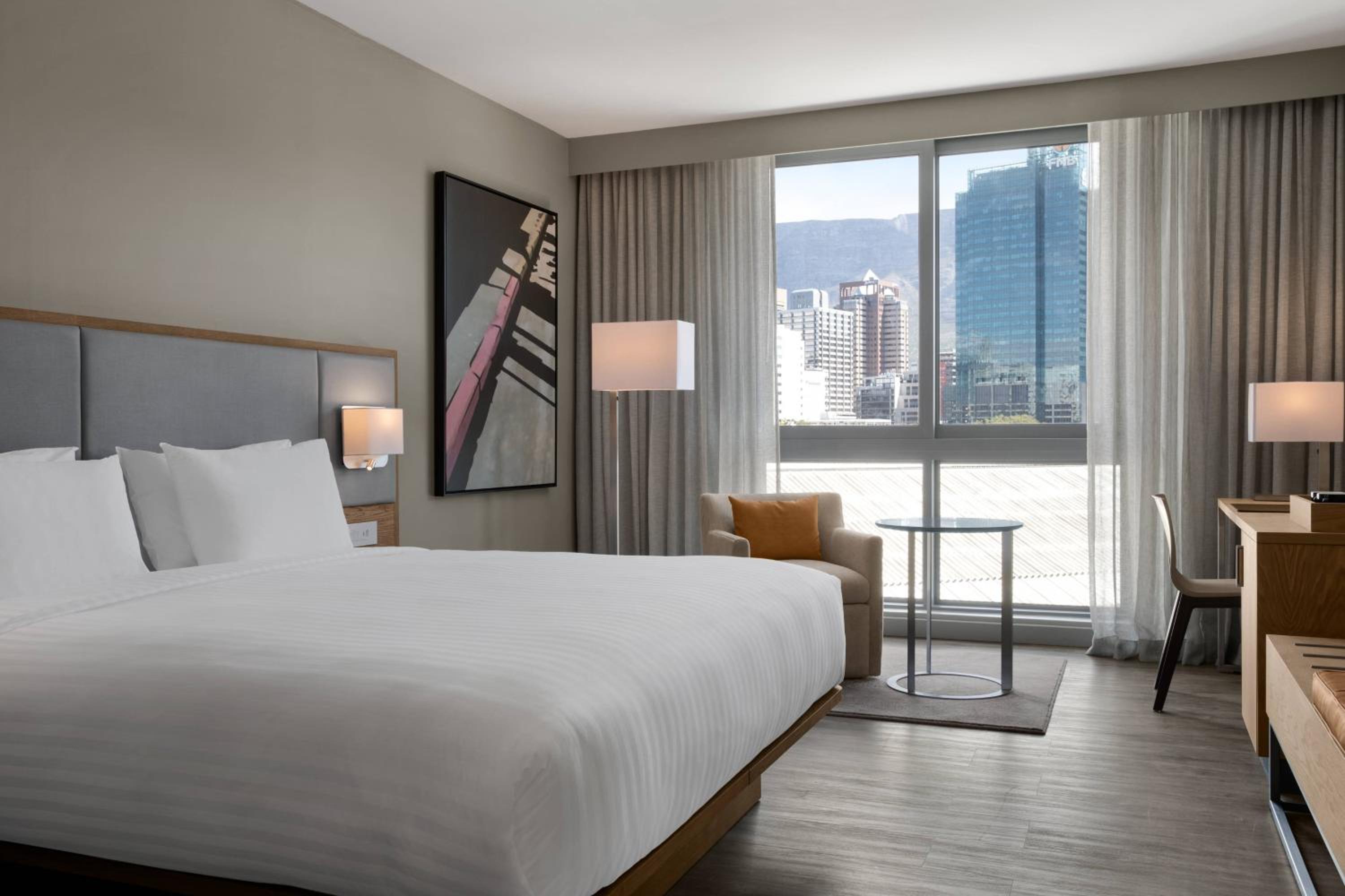 Standard Guest Room with King Bed and Mountain View
