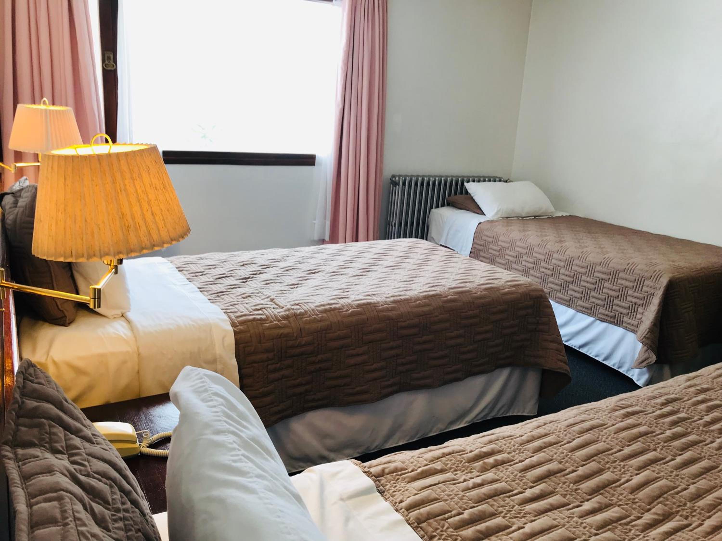 Triple Room (3 single Beds)